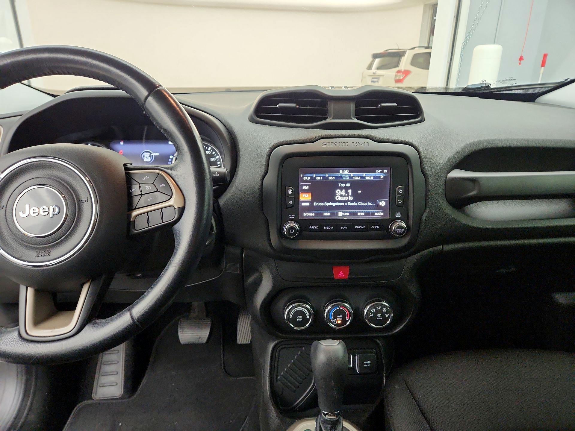 Thumbnail: 2017 Jeep Renegade - 9