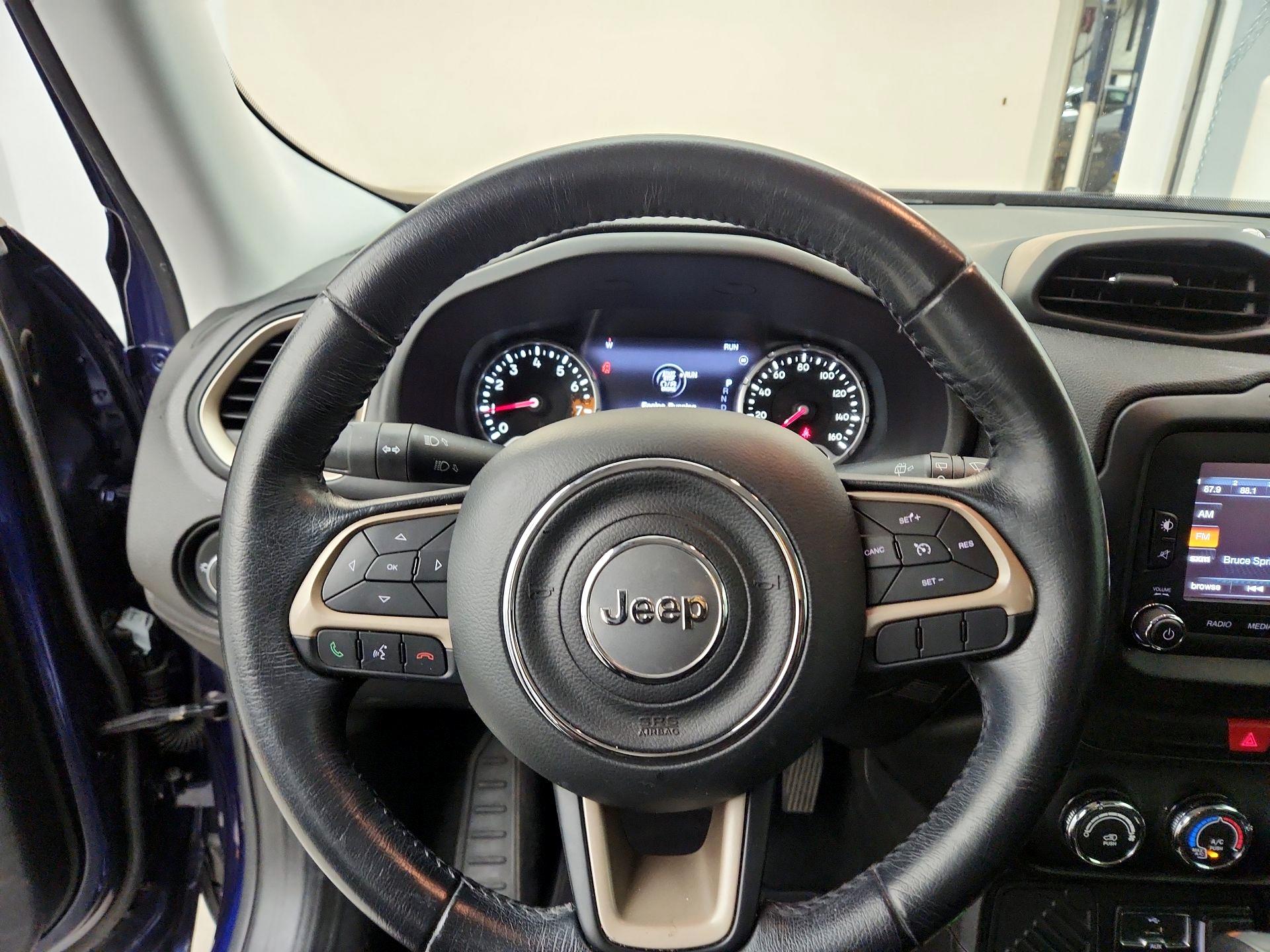 Thumbnail: 2017 Jeep Renegade - 10