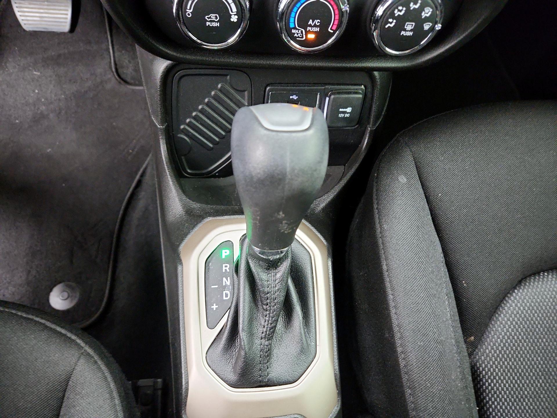 Thumbnail: 2017 Jeep Renegade - 17