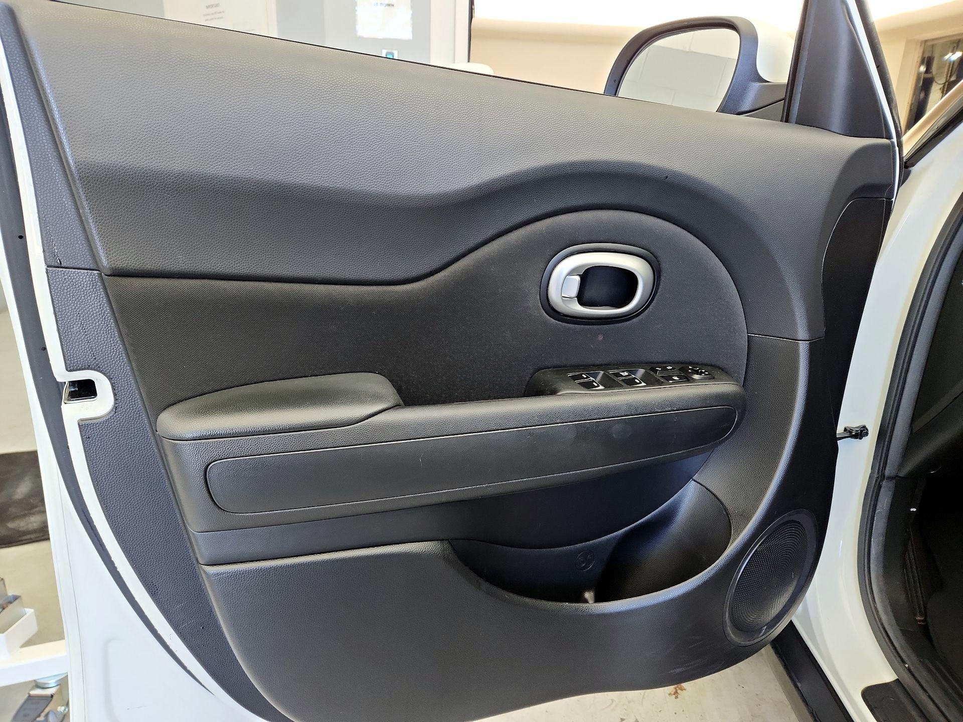 Thumbnail: 2019 Kia Soul - 12