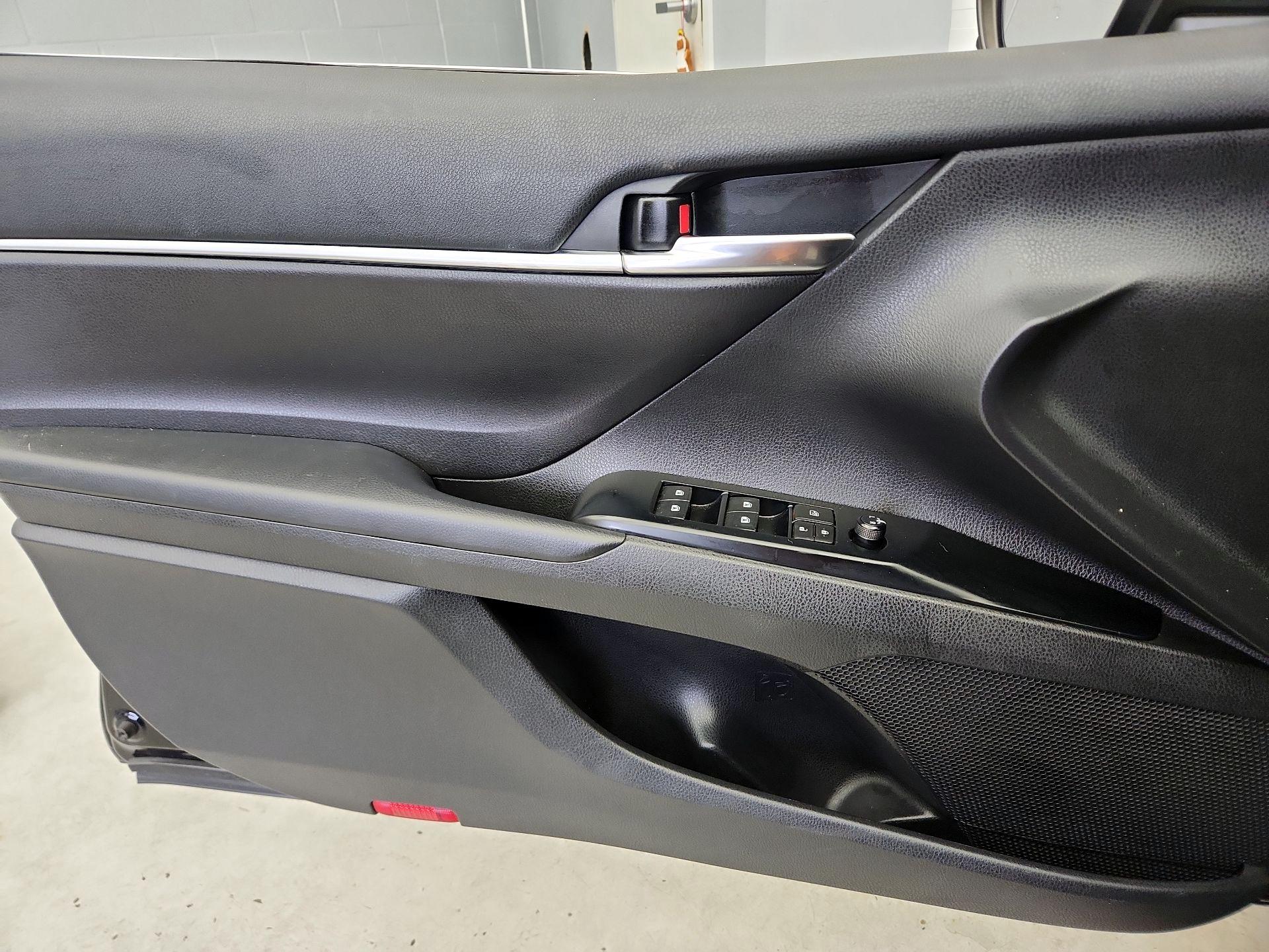 Thumbnail: 2020 Toyota Camry - 12