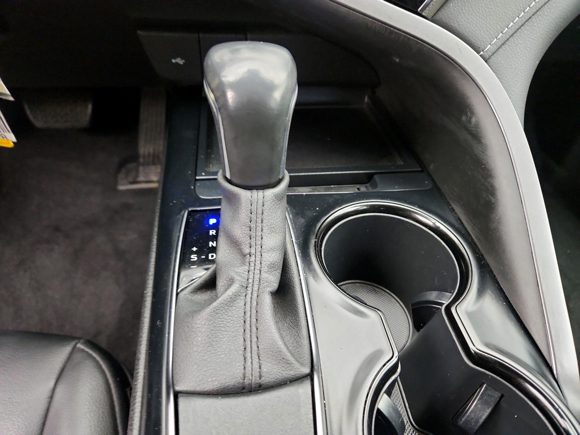 Thumbnail: 2020 Toyota Camry - 17