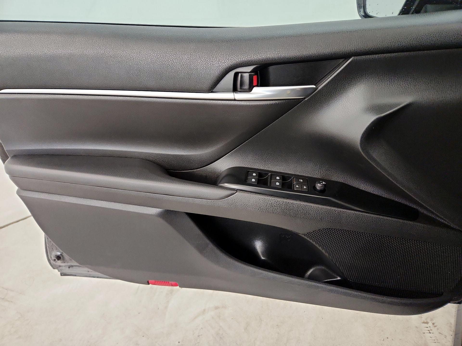 Thumbnail: 2020 Toyota Camry - 12