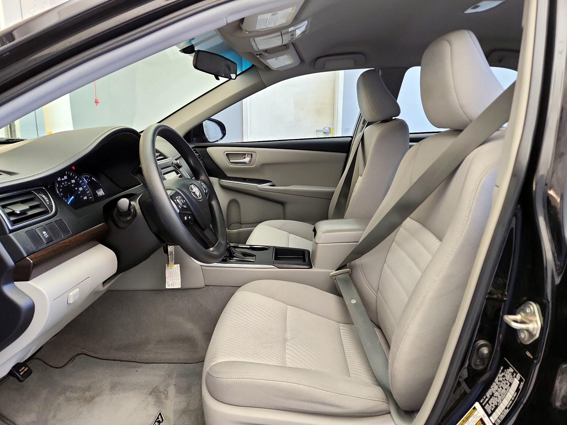 Thumbnail: 2015 Toyota Camry - 11