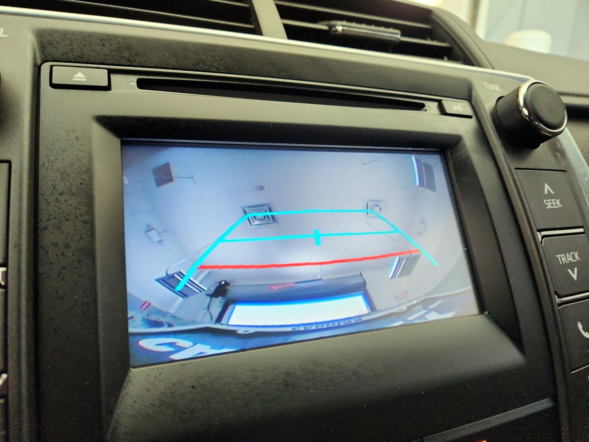 Thumbnail: 2015 Toyota Camry - 14