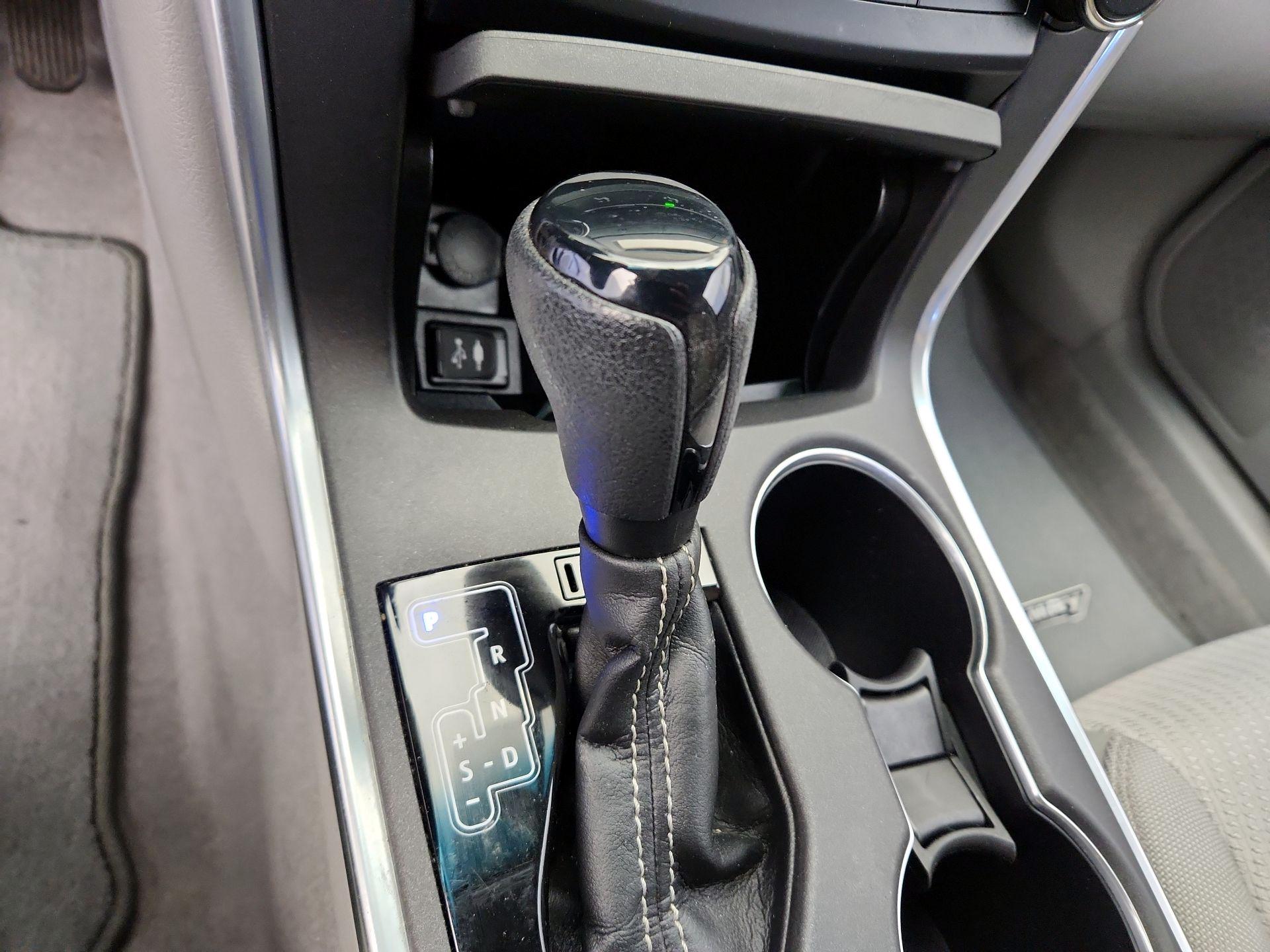 Thumbnail: 2015 Toyota Camry - 17