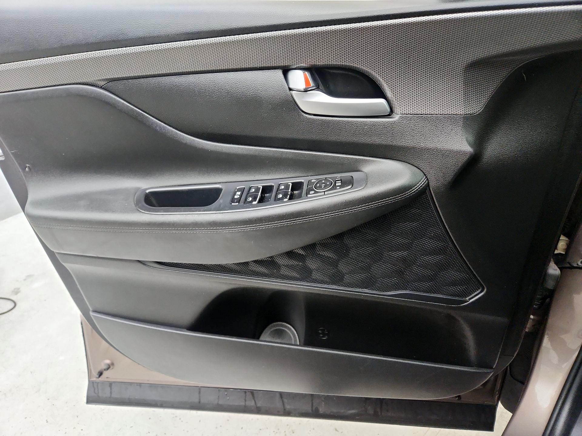 Thumbnail: 2020 Hyundai Santa Fe - 12