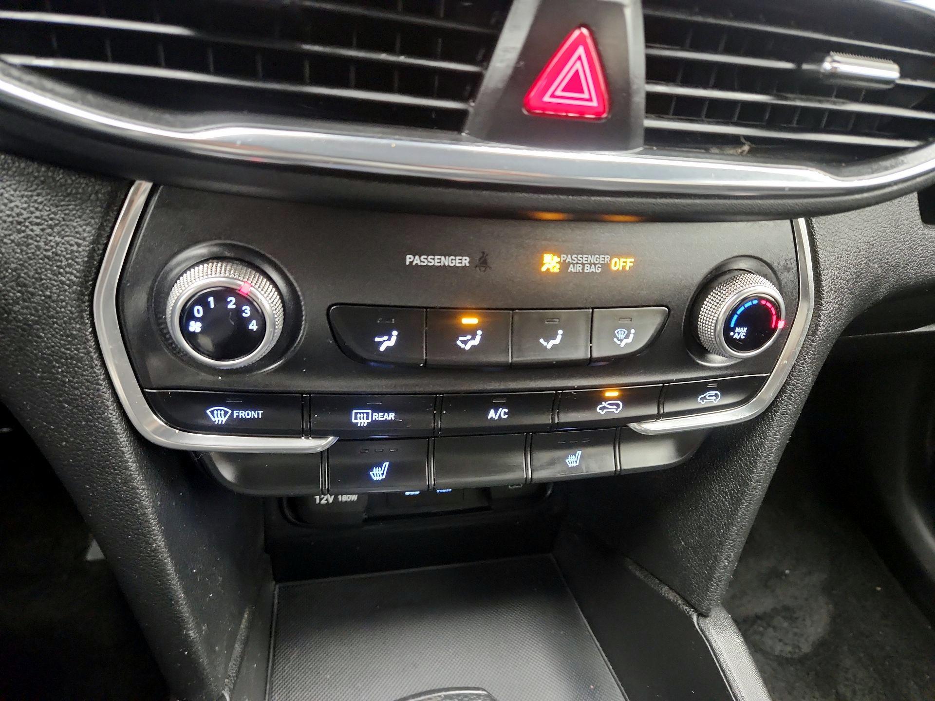 Thumbnail: 2020 Hyundai Santa Fe - 16