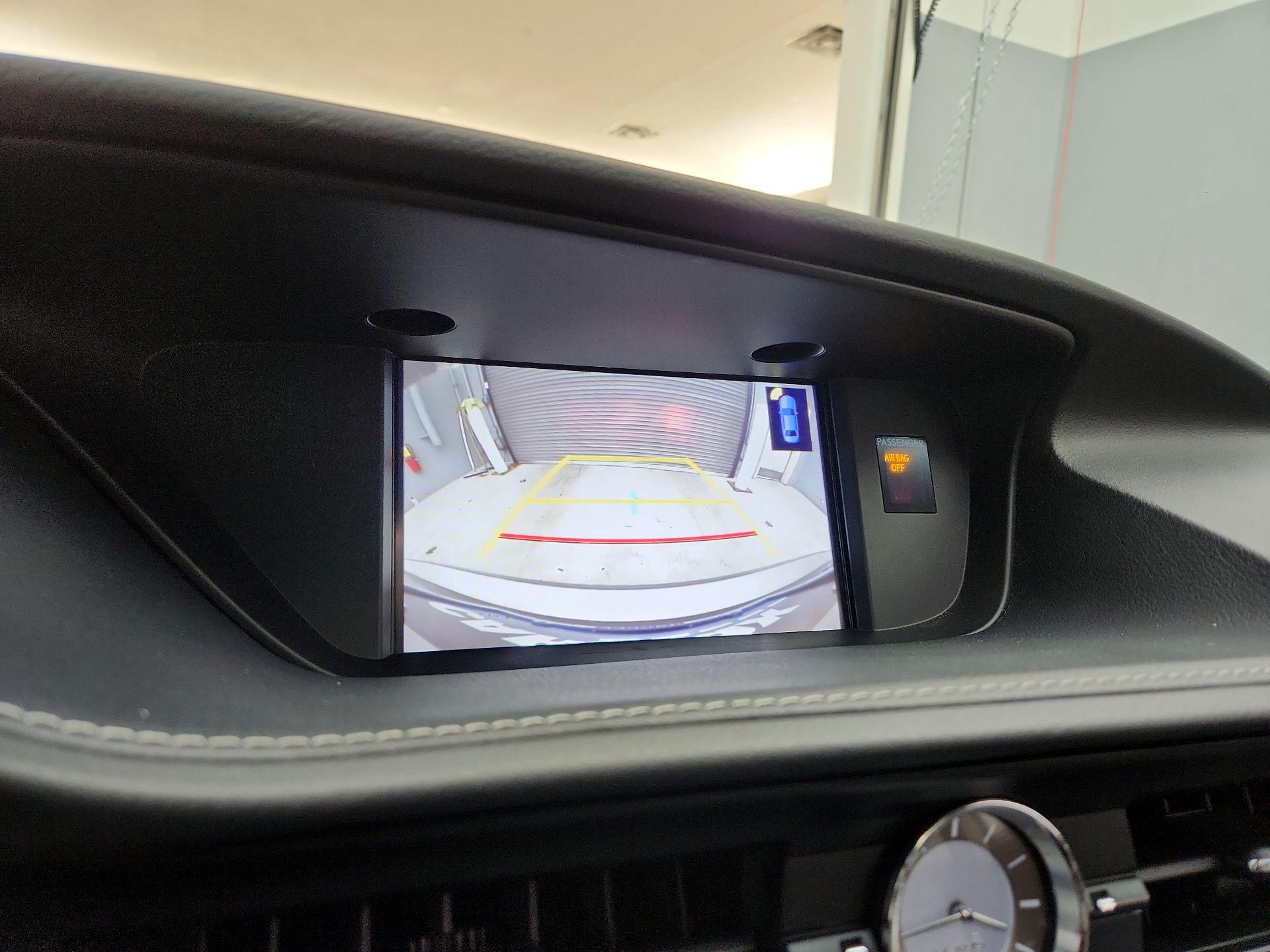 Thumbnail: 2018 Lexus ES - 14