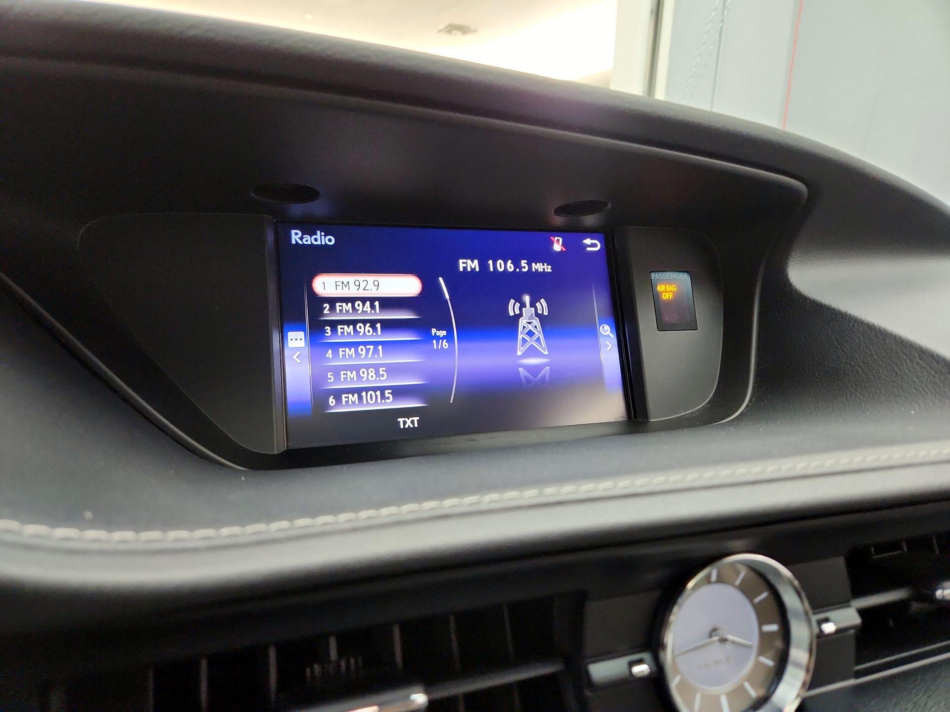 Thumbnail: 2018 Lexus ES - 15