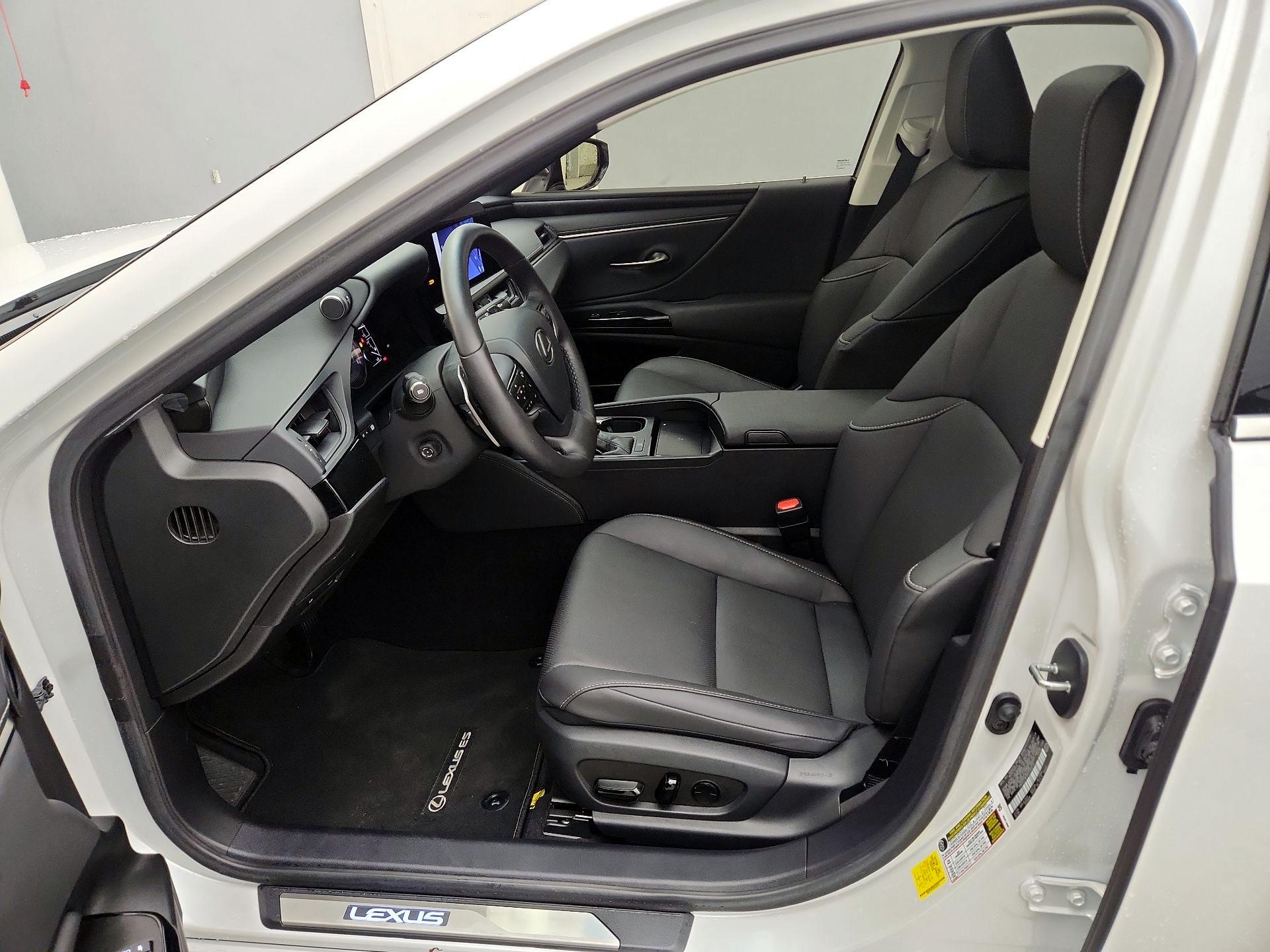 Thumbnail: 2023 Lexus ES - 11