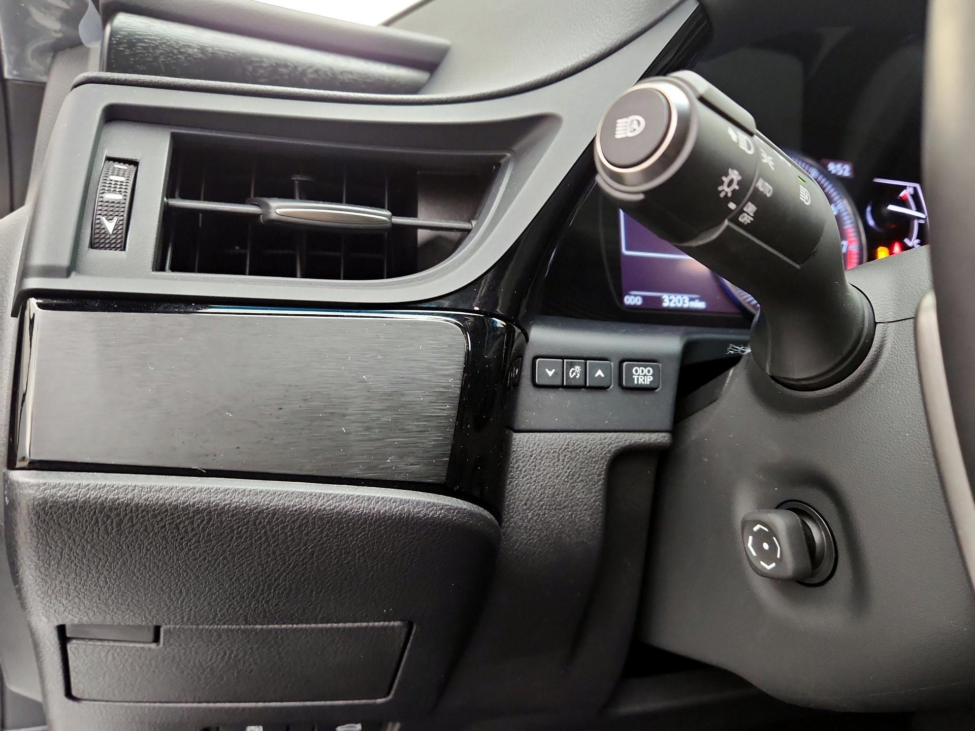 Thumbnail: 2023 Lexus ES - 13