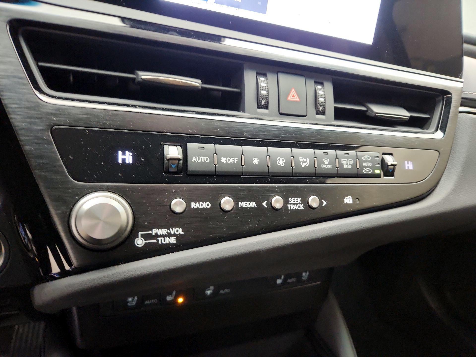 Thumbnail: 2023 Lexus ES - 16