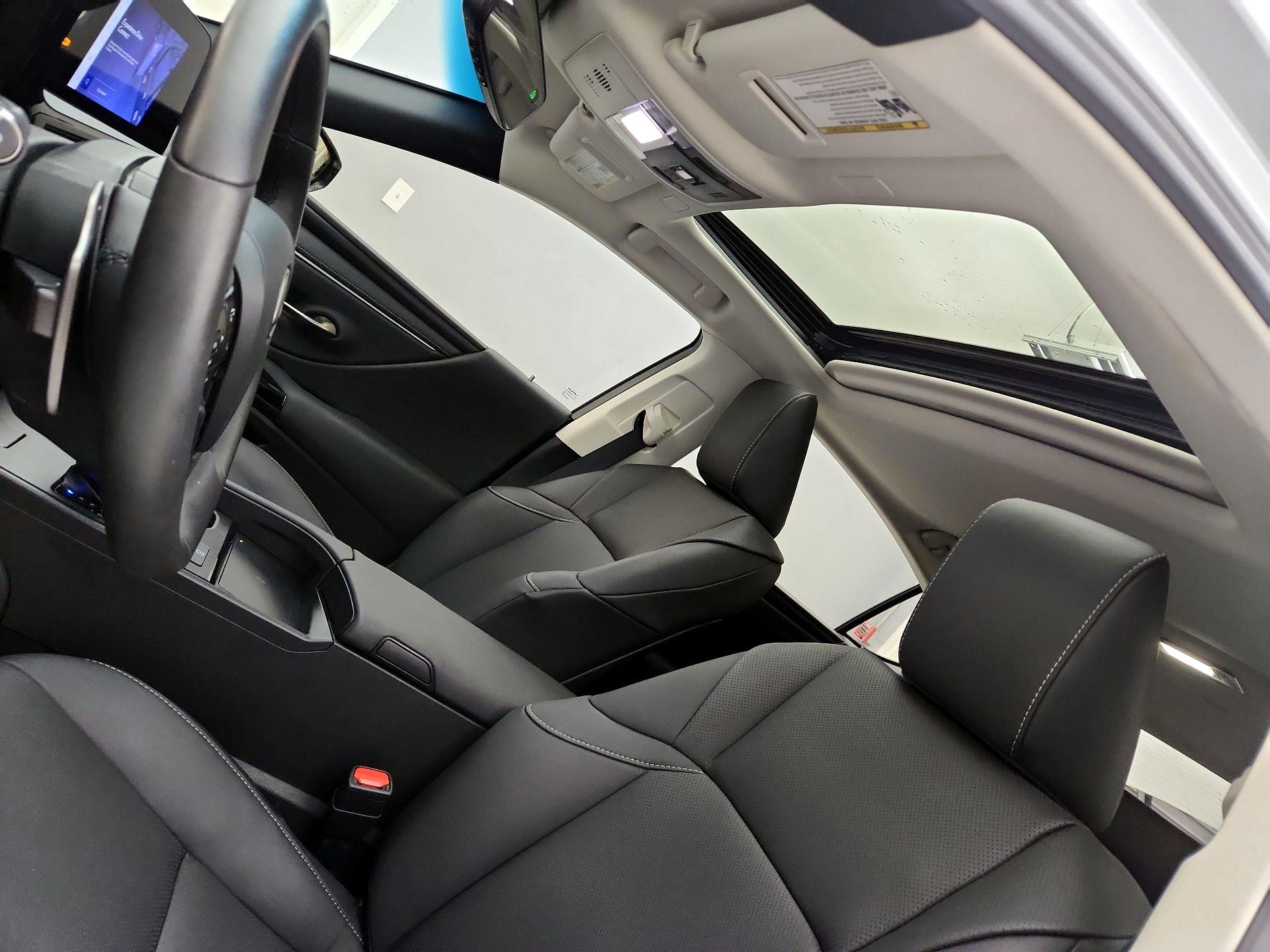 Thumbnail: 2023 Lexus ES - 19