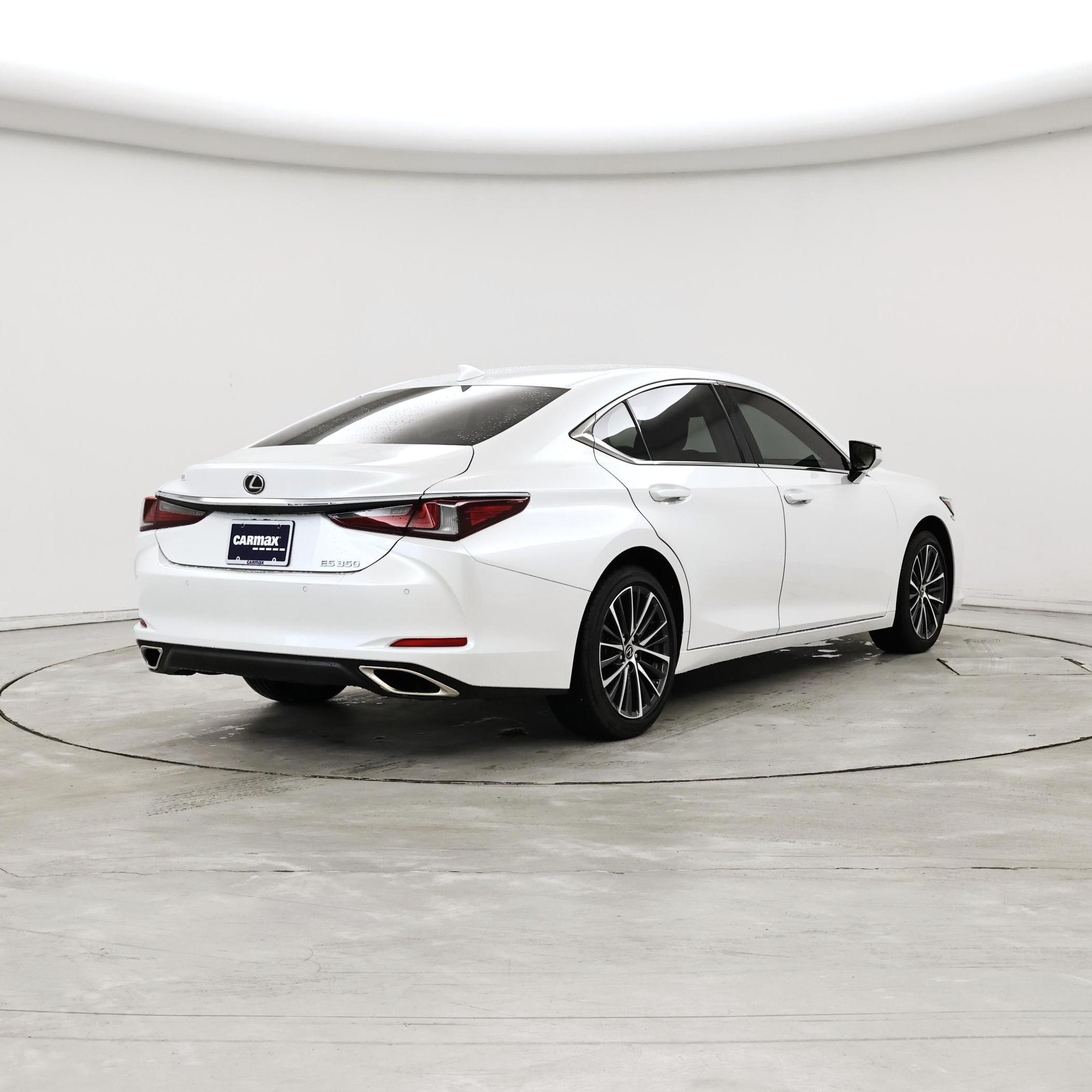 Thumbnail: 2023 Lexus ES - 8