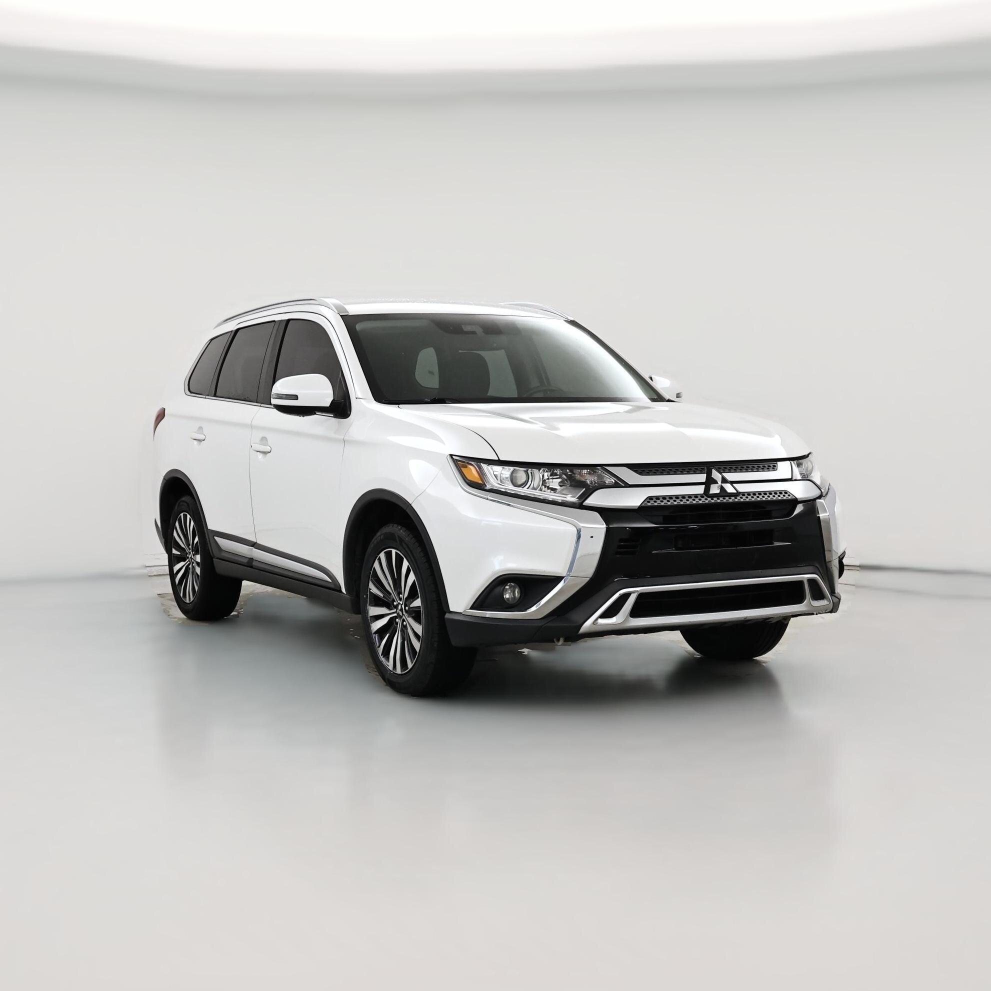 Thumbnail: 2020 Mitsubishi Outlander - 1