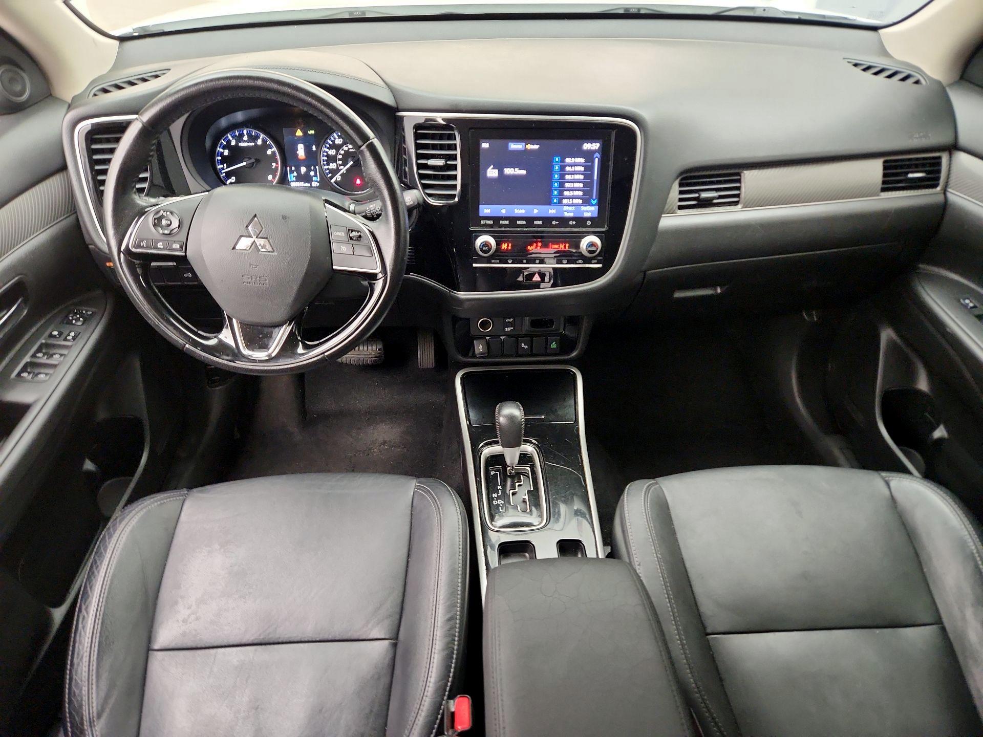 Thumbnail: 2020 Mitsubishi Outlander - 9