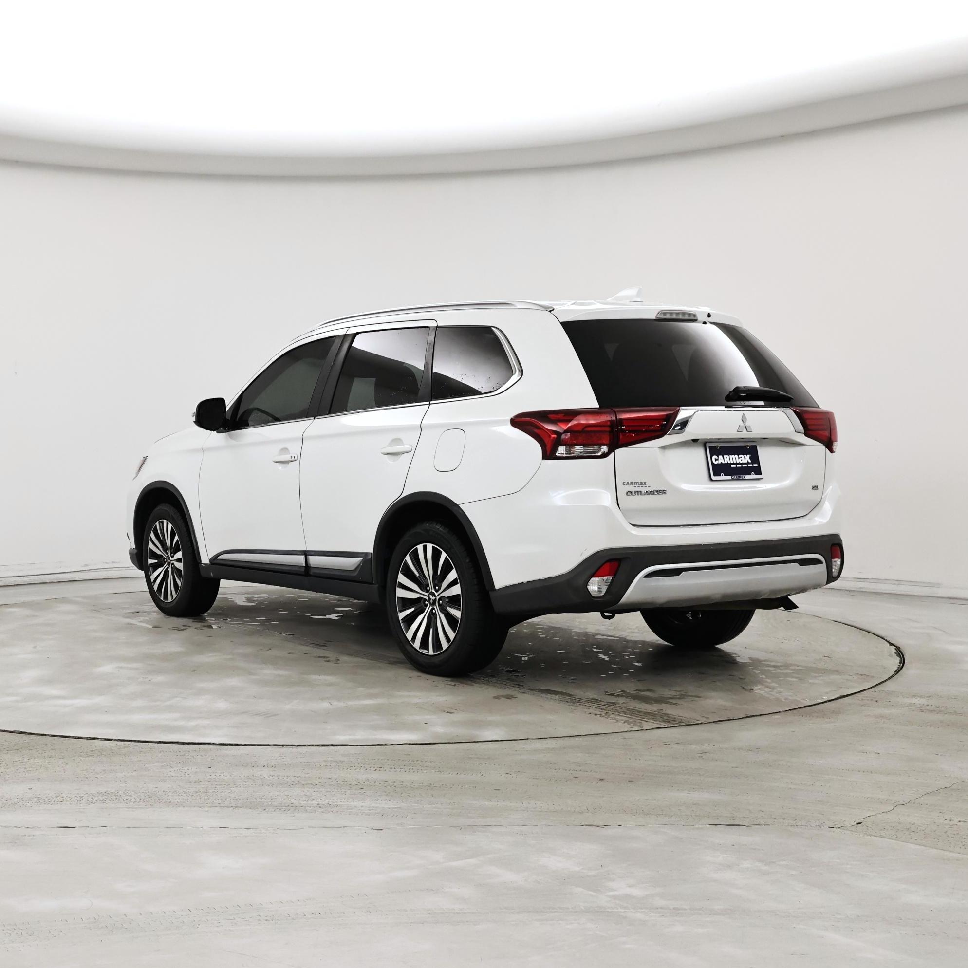 Thumbnail: 2020 Mitsubishi Outlander - 2