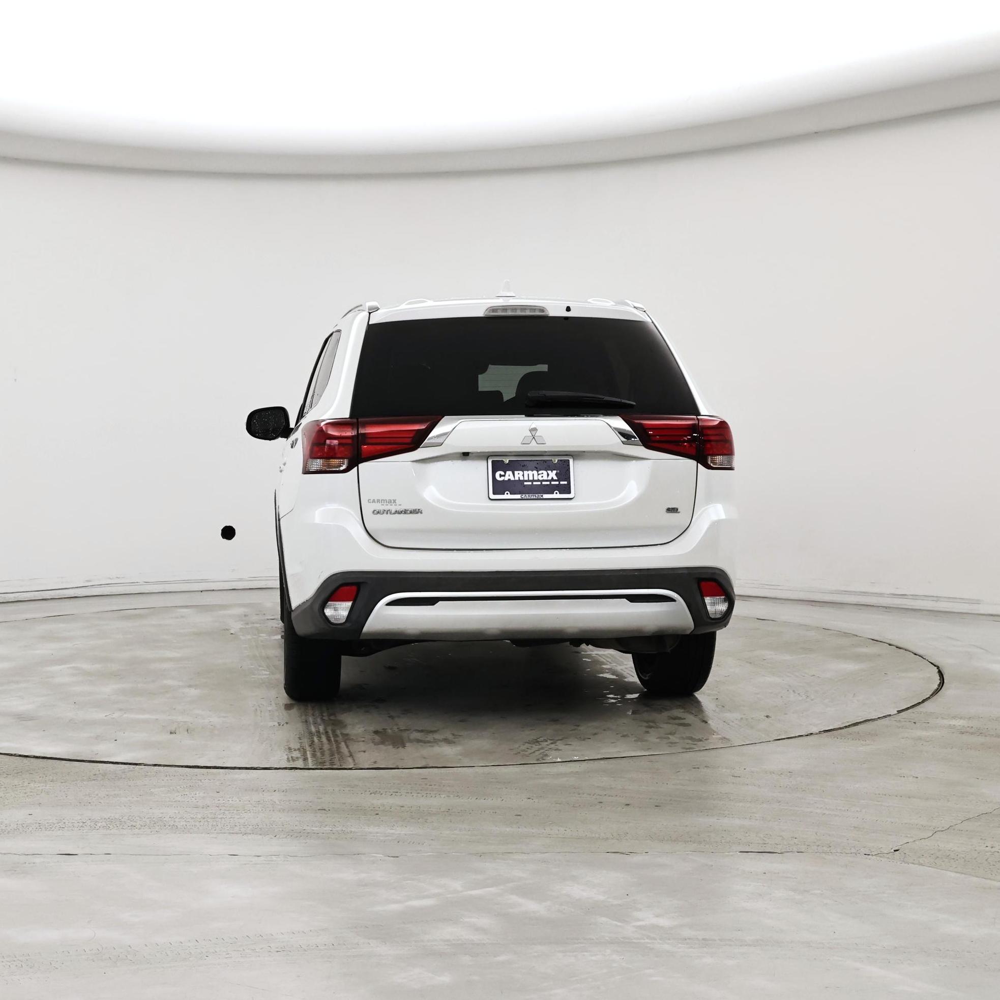 Thumbnail: 2020 Mitsubishi Outlander - 6