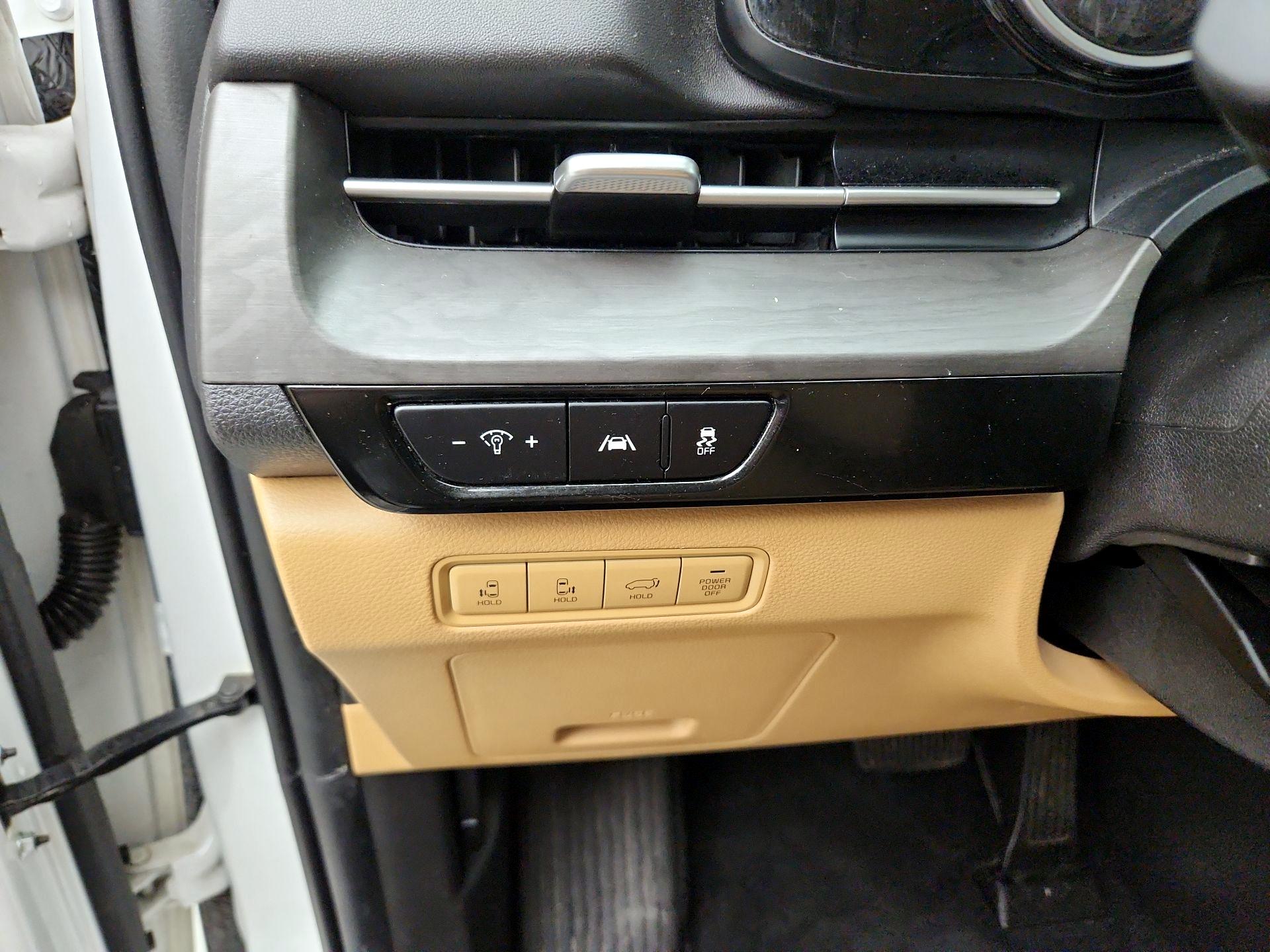 Thumbnail: 2022 Kia Carnival - 13