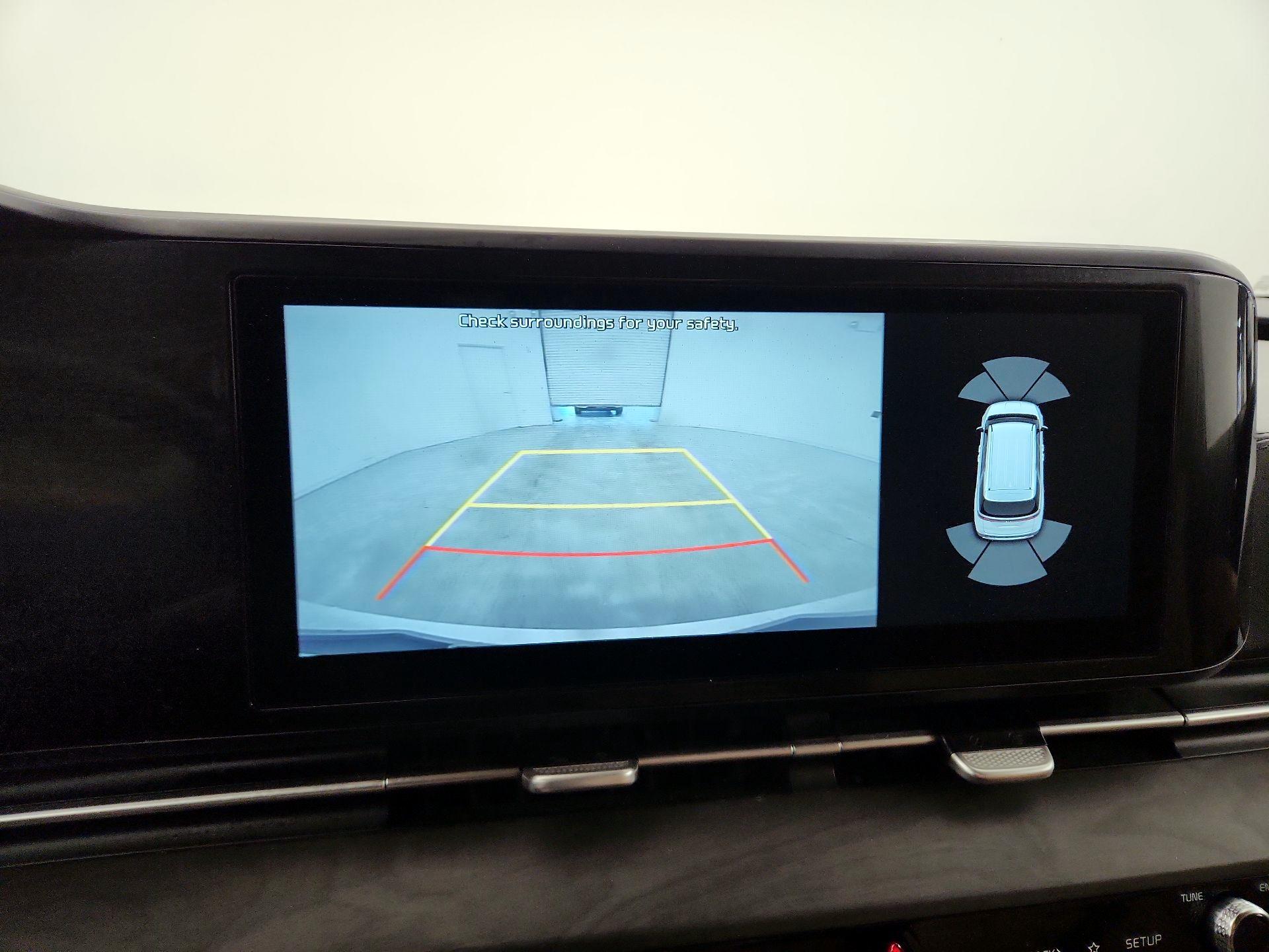 Thumbnail: 2022 Kia Carnival - 15