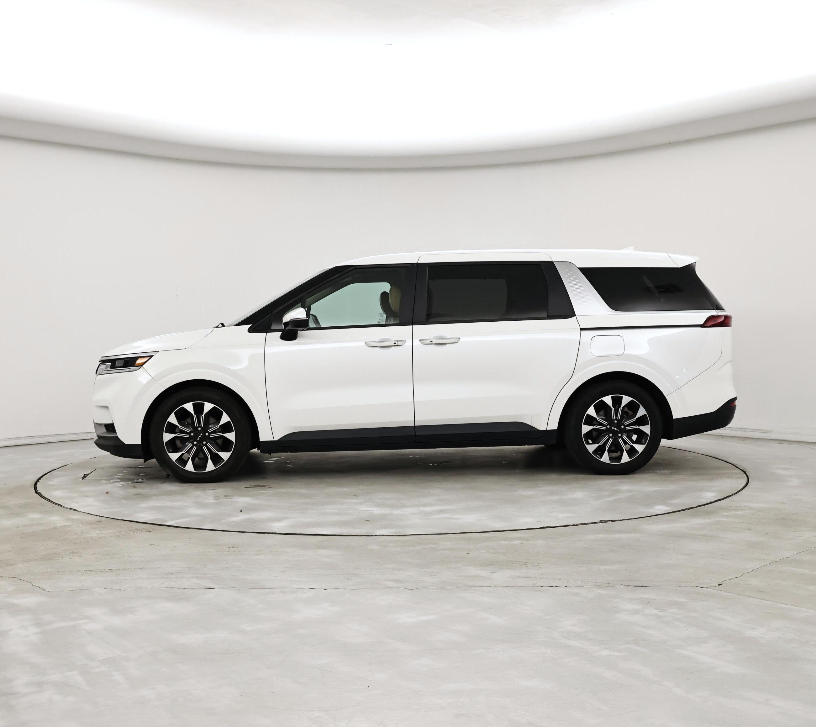 Thumbnail: 2022 Kia Carnival - 3