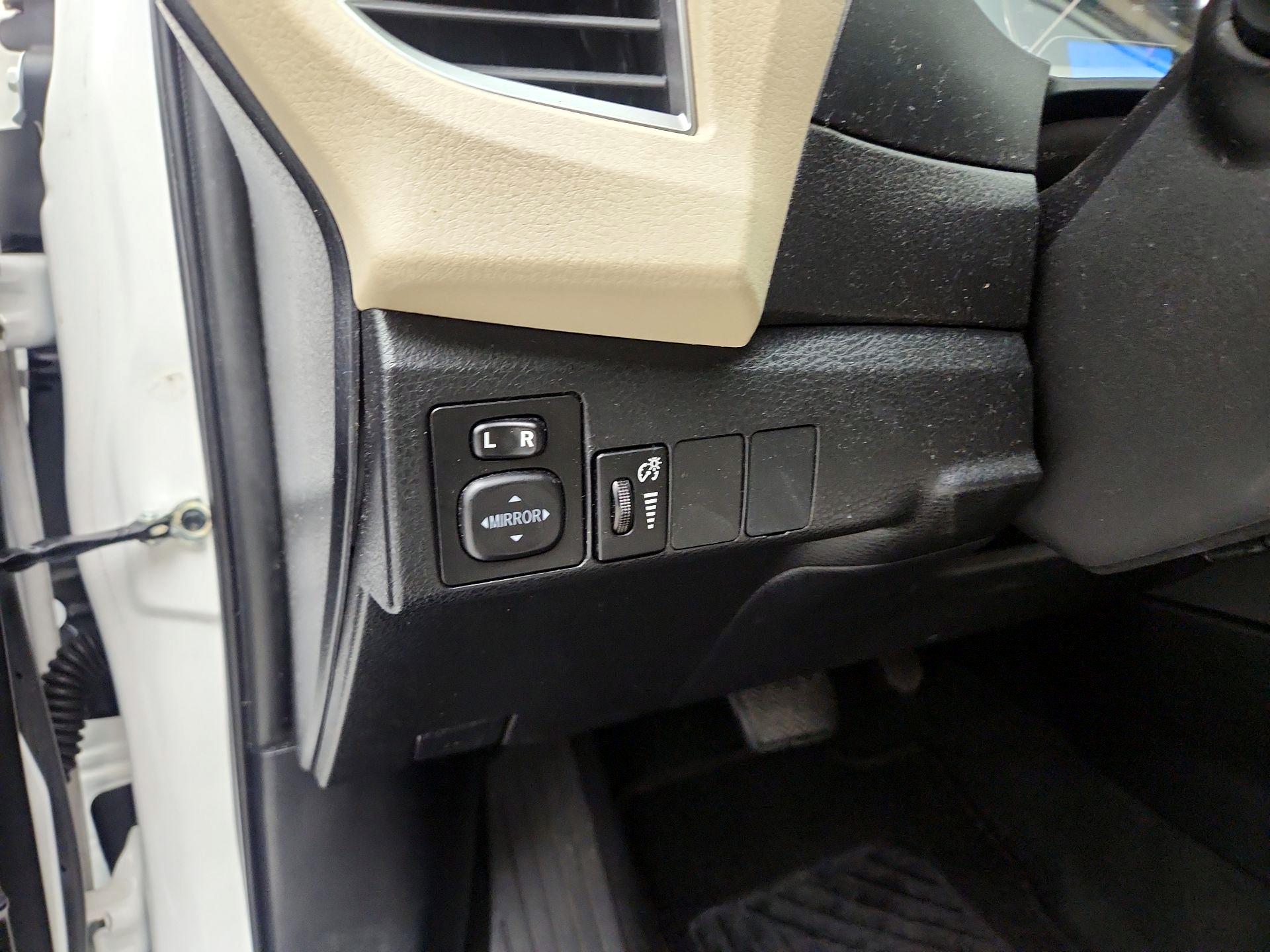 Thumbnail: 2014 Toyota Corolla - 13