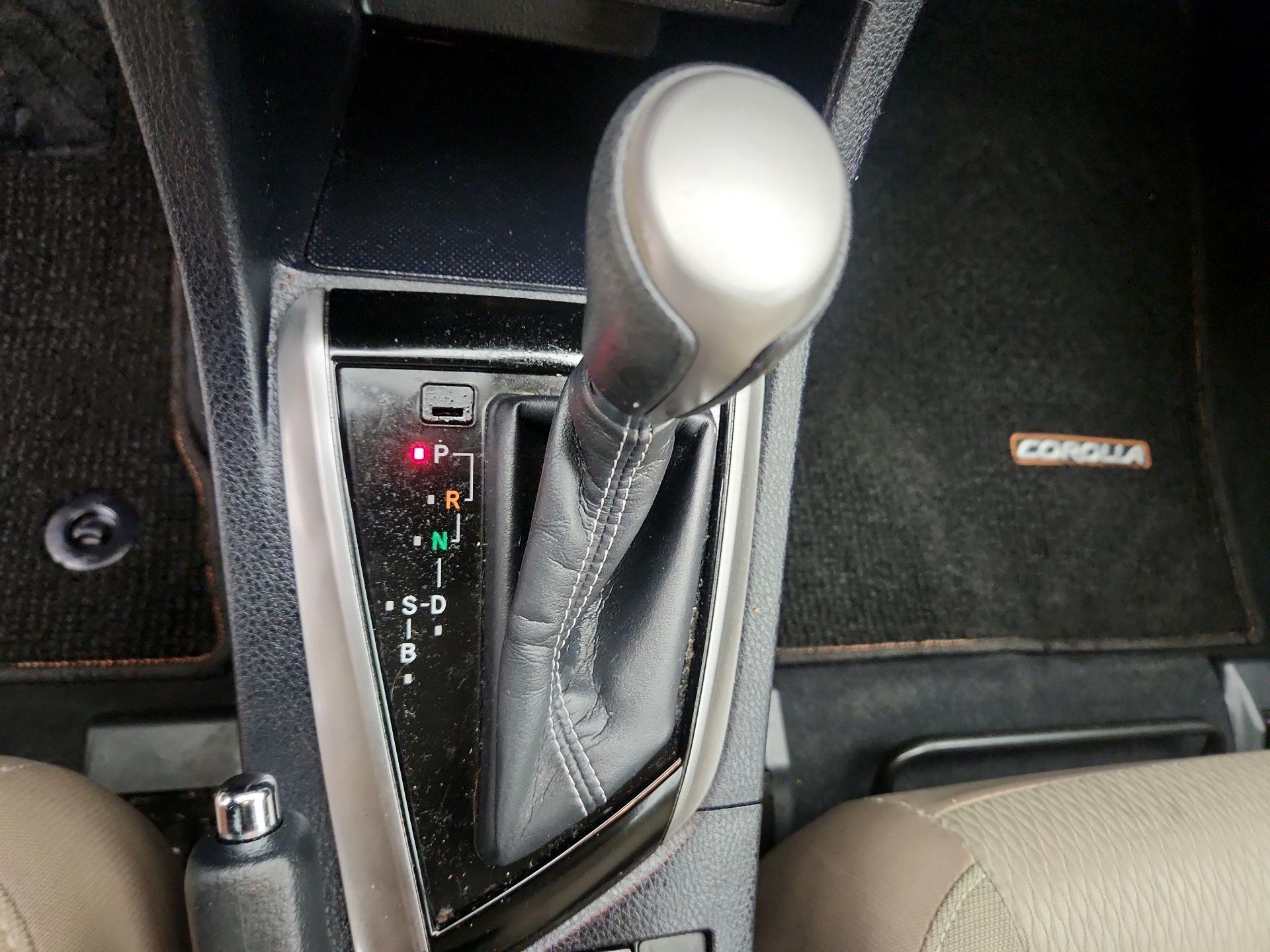 Thumbnail: 2014 Toyota Corolla - 16