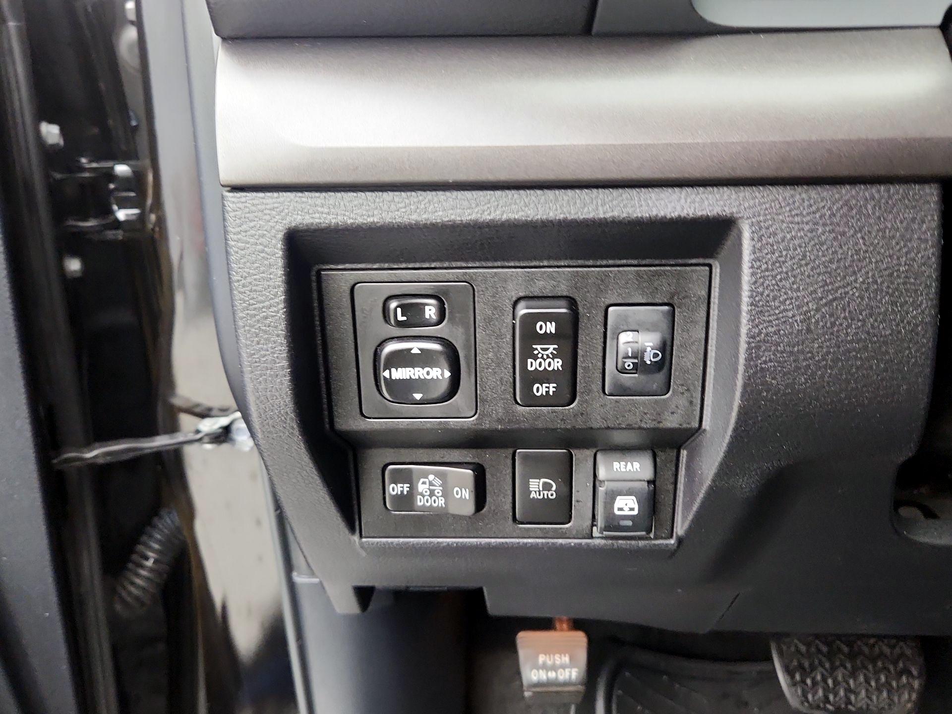 Thumbnail: 2018 Toyota Tundra - 13