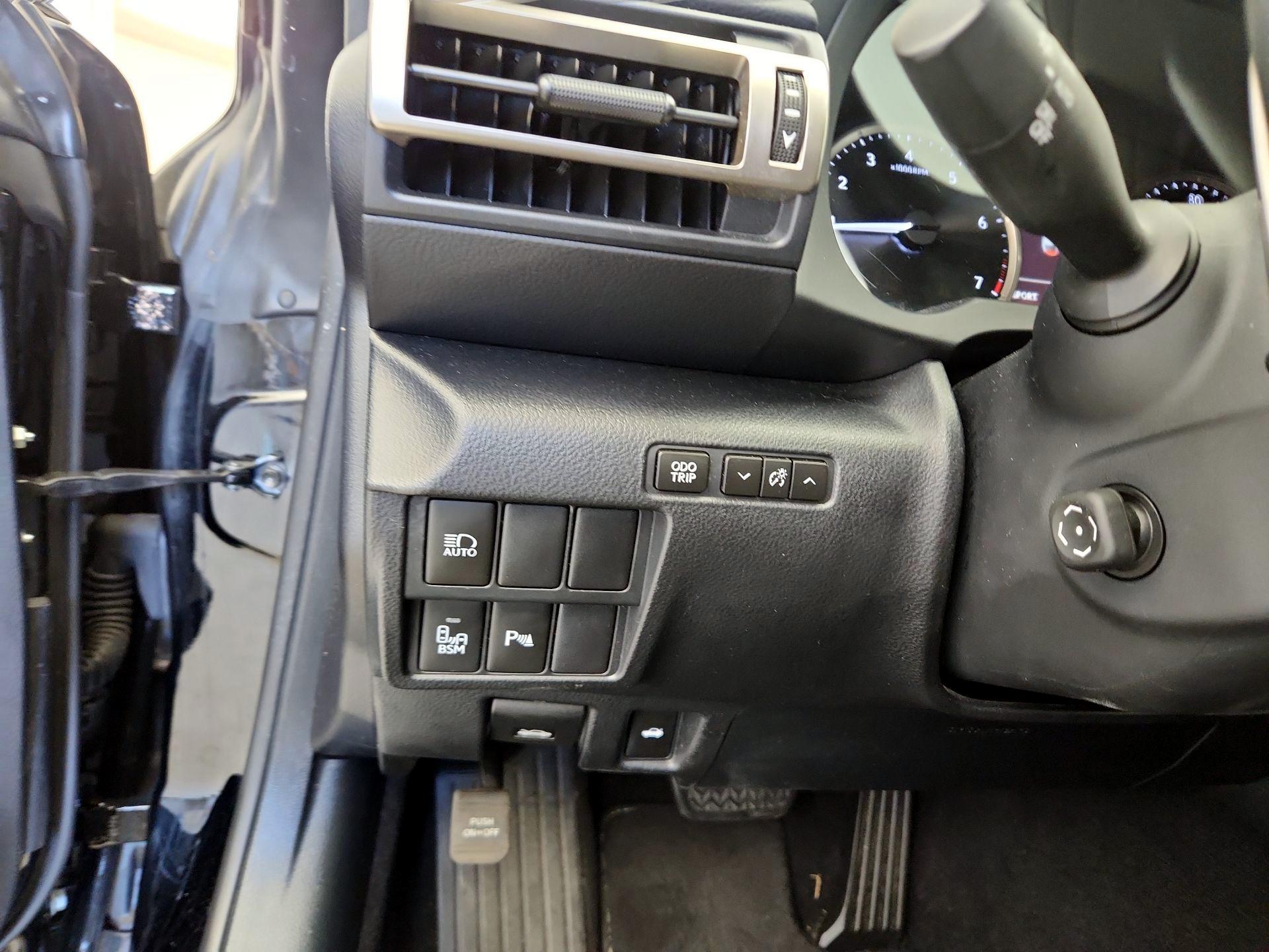 Thumbnail: 2020 Lexus RC - 13