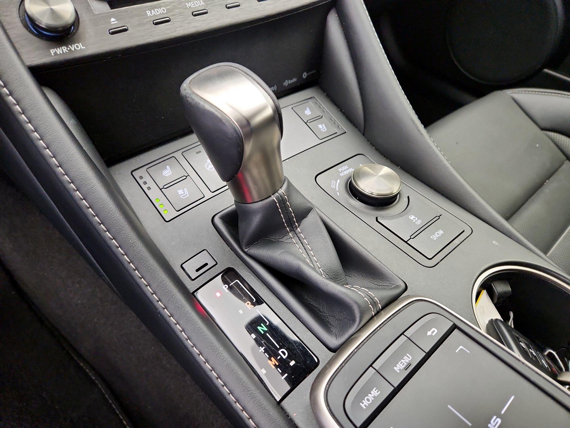 Thumbnail: 2020 Lexus RC - 17