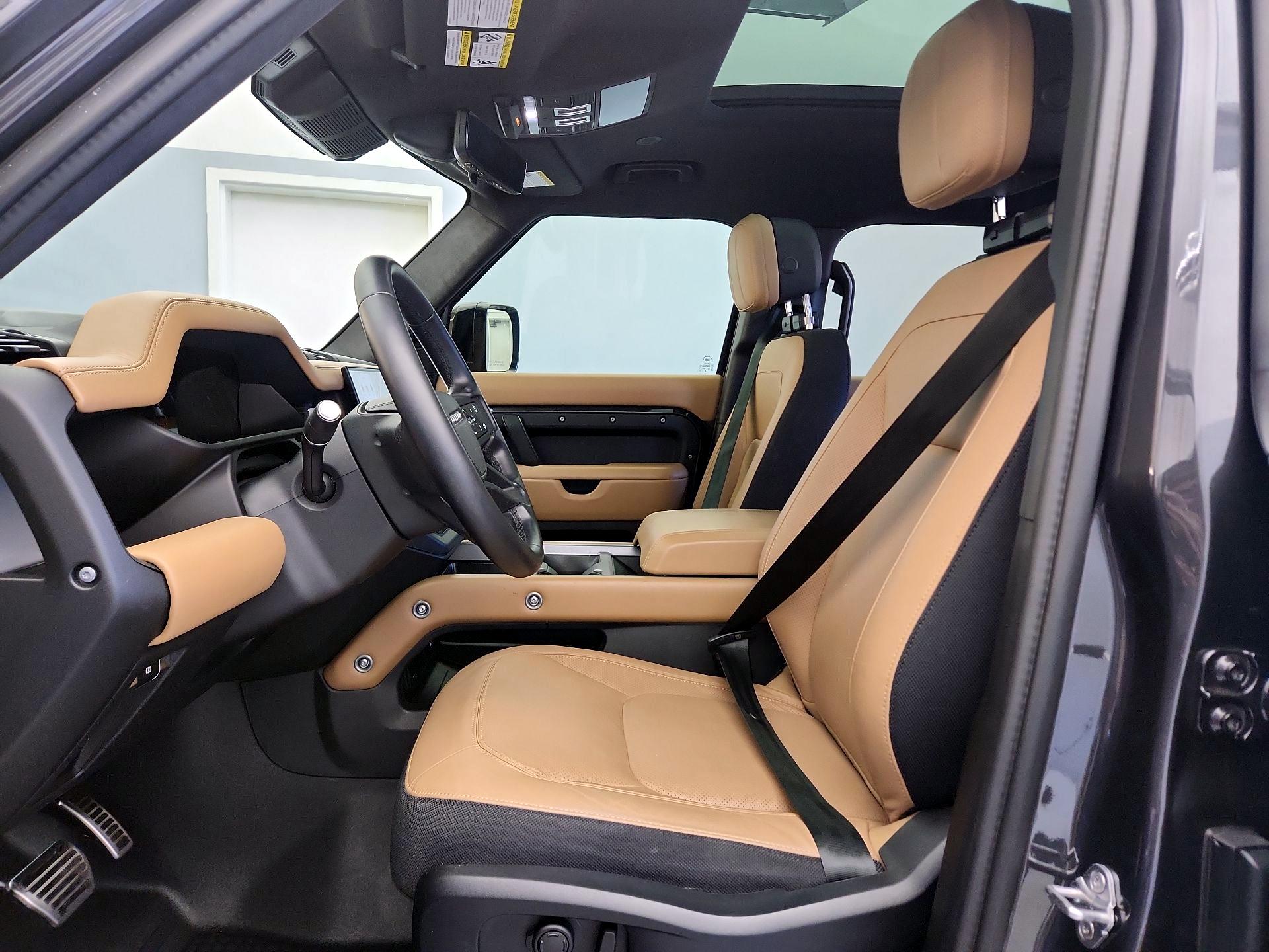 Thumbnail: 2025 Land Rover Defender - 11