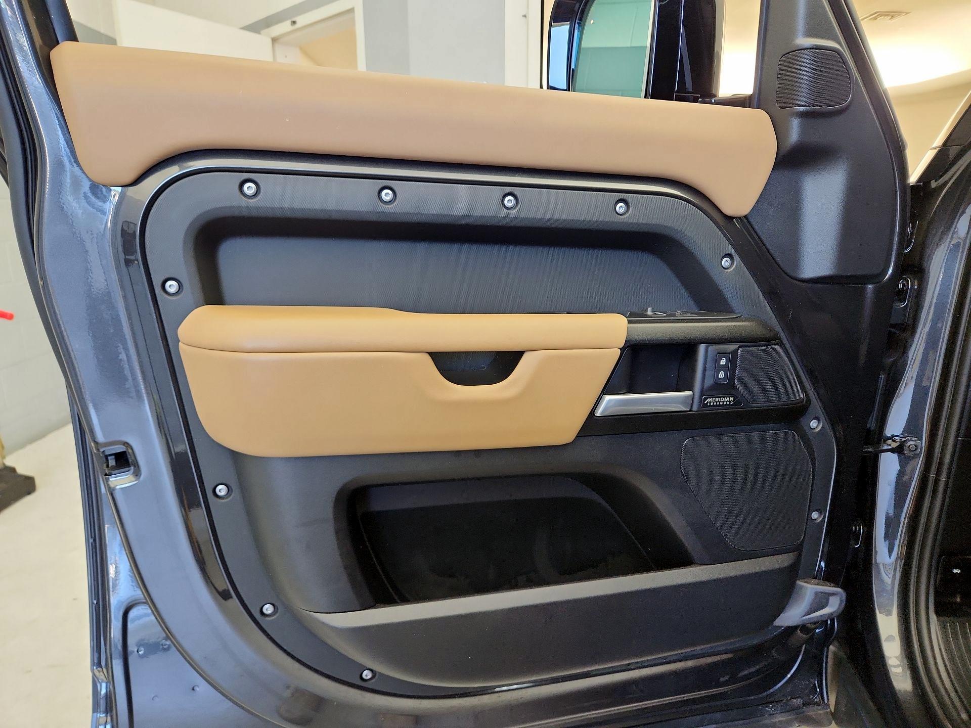 Thumbnail: 2025 Land Rover Defender - 12