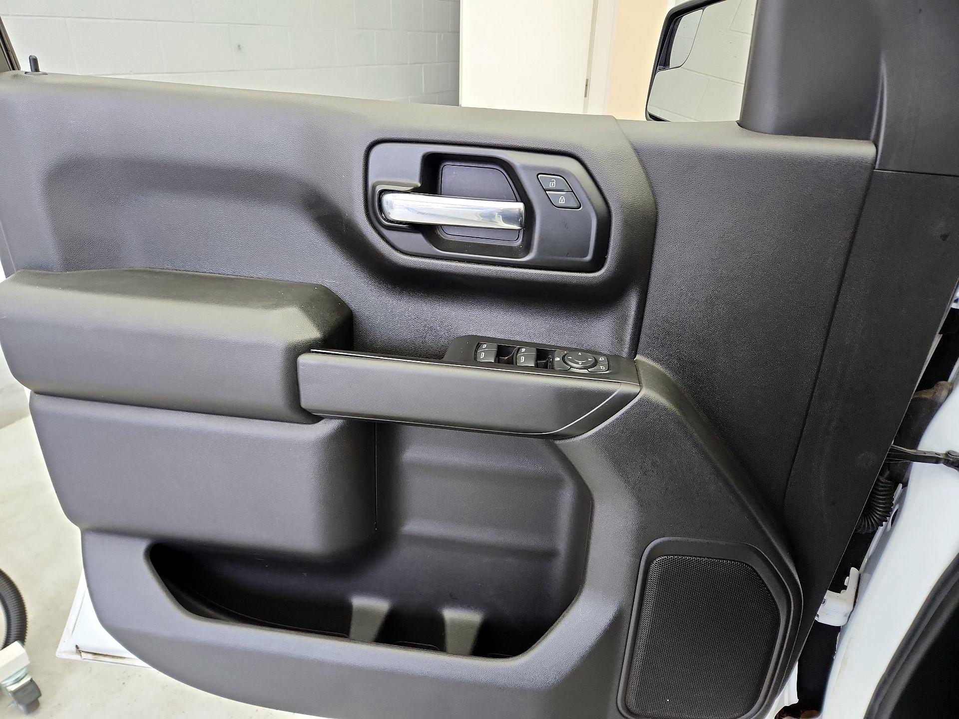 Thumbnail: 2019 Chevrolet Silverado 1500 - 12