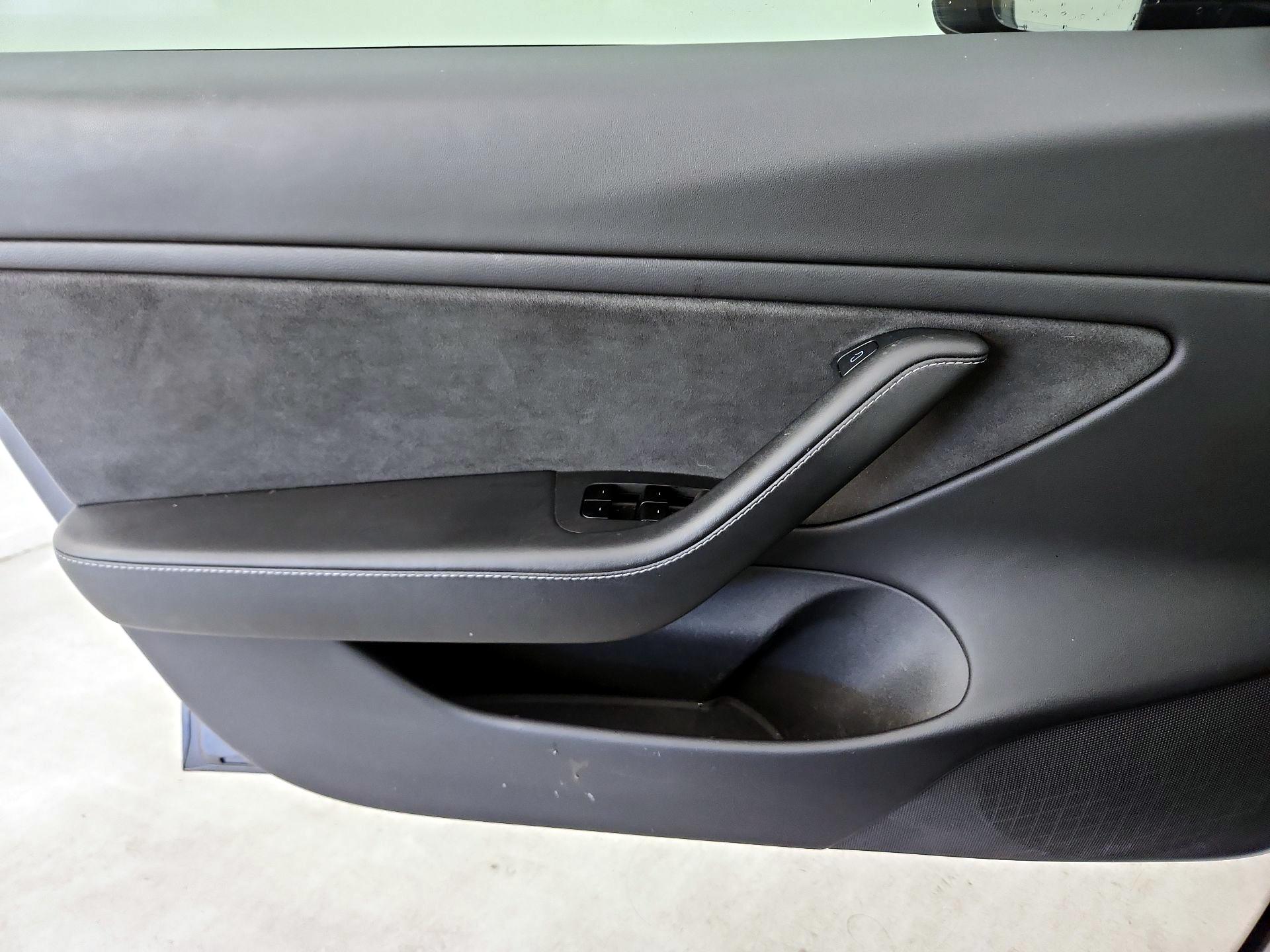 Thumbnail: 2021 Tesla Model 3 - 12