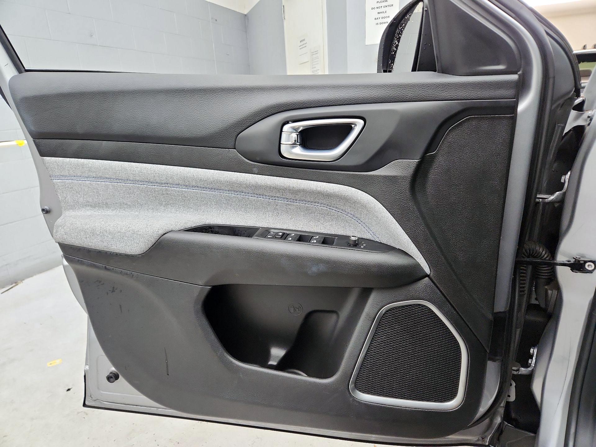 Thumbnail: 2022 Jeep Compass - 12