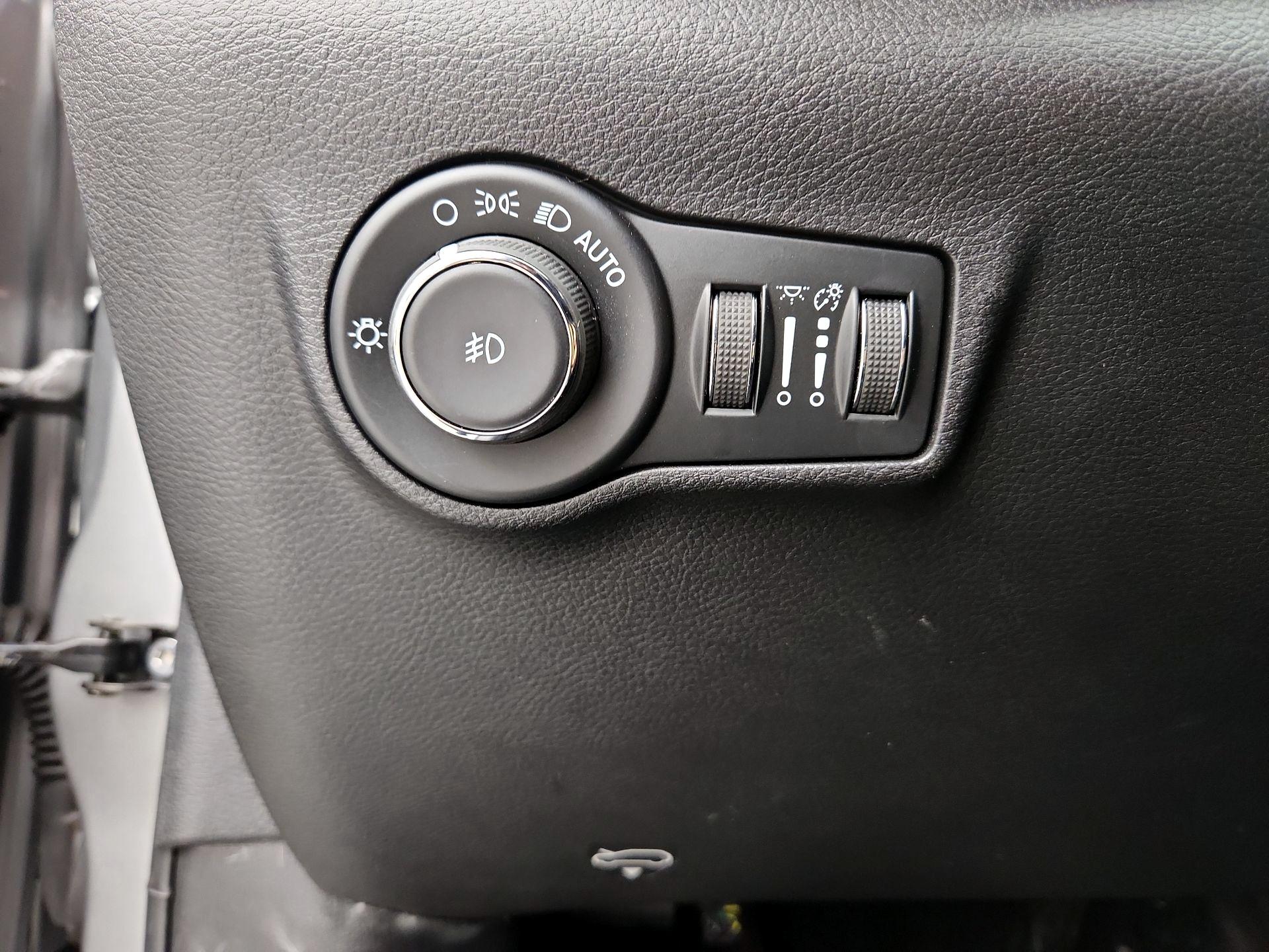 Thumbnail: 2022 Jeep Compass - 13