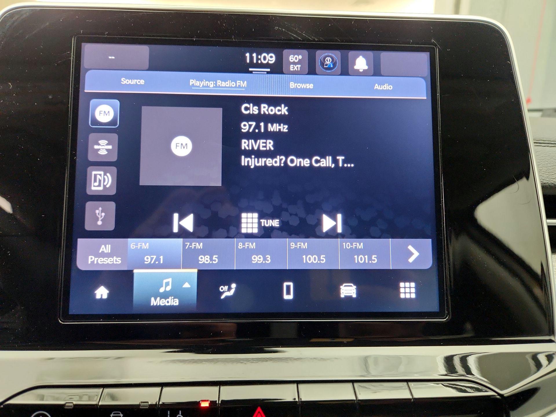 Thumbnail: 2022 Jeep Compass - 15