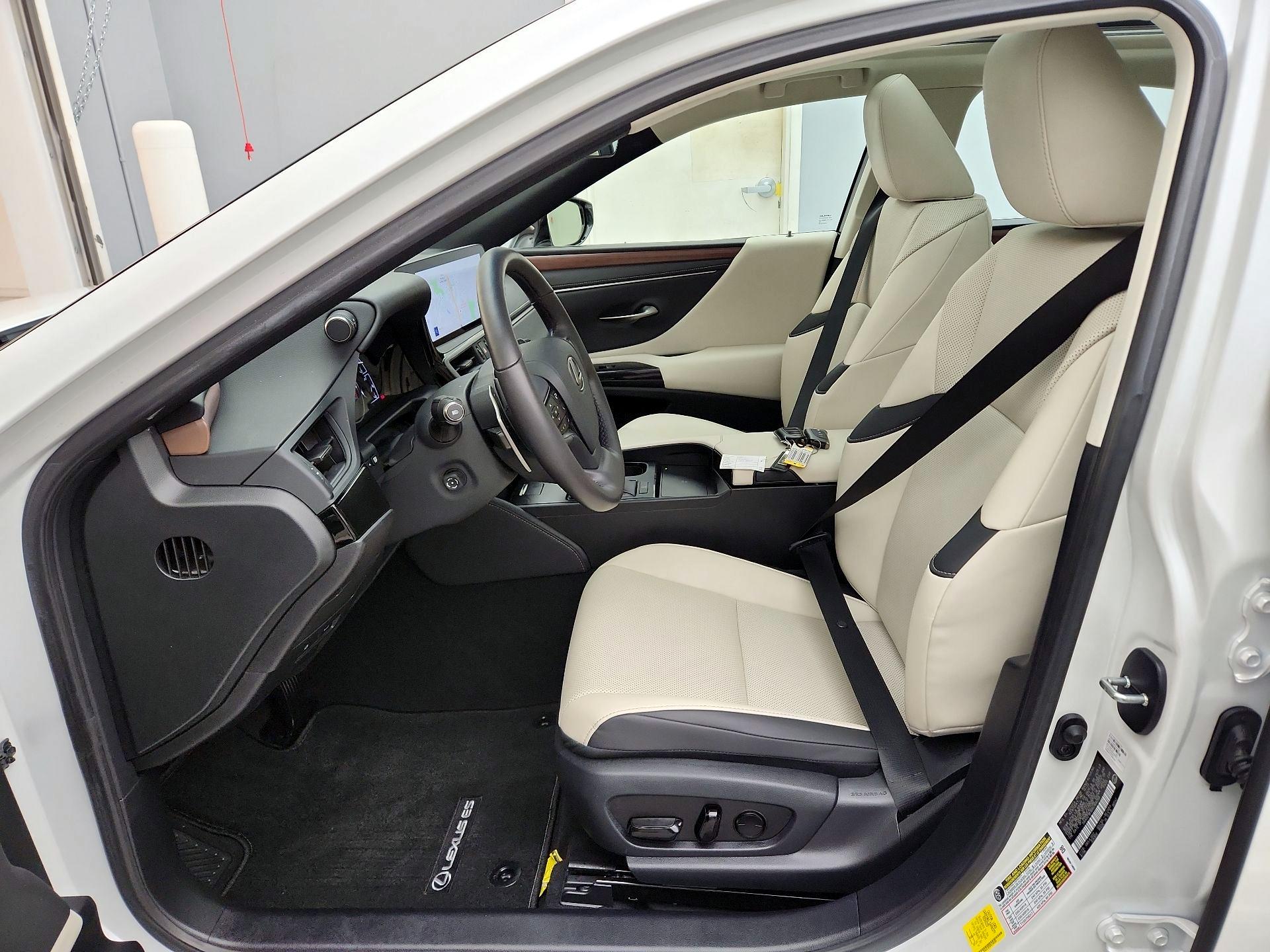 Thumbnail: 2024 Lexus ES - 11