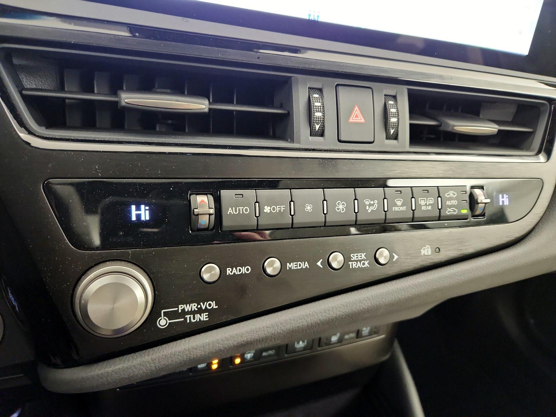 Thumbnail: 2024 Lexus ES - 16