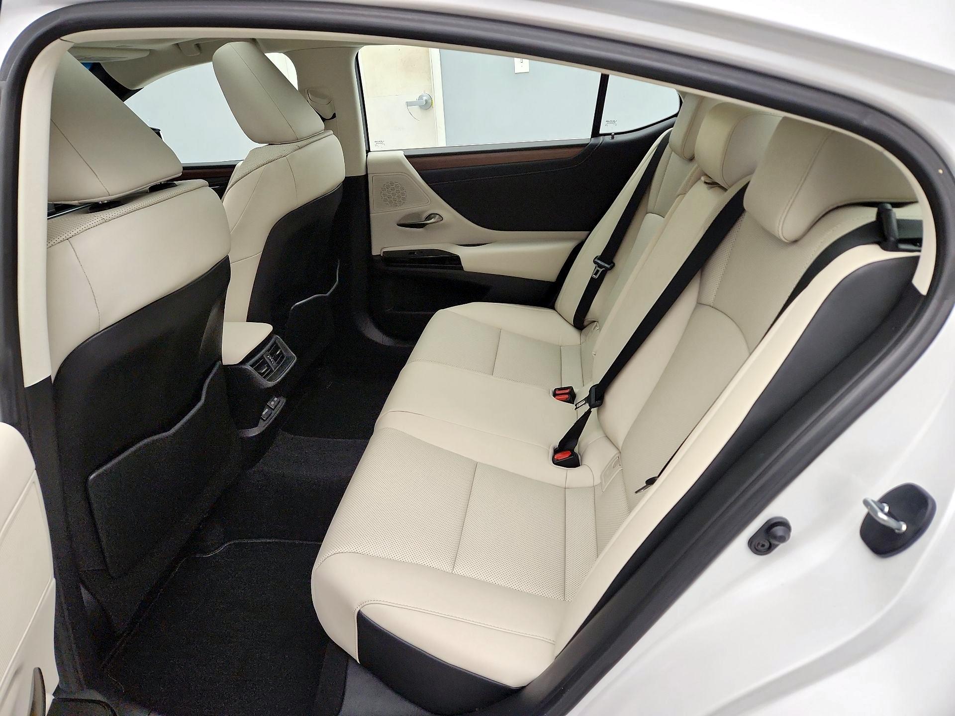 Thumbnail: 2024 Lexus ES - 19