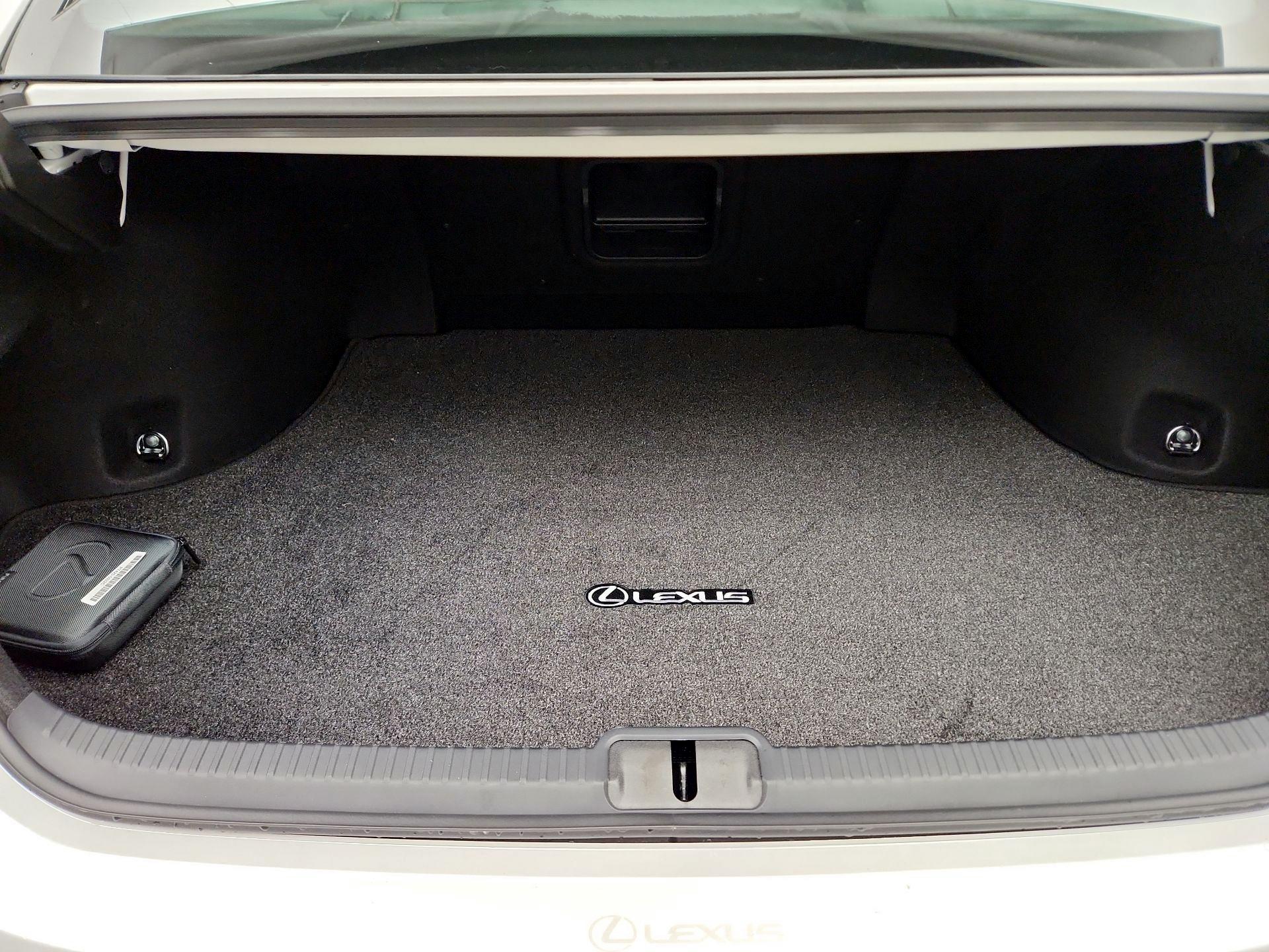 Thumbnail: 2024 Lexus ES - 20