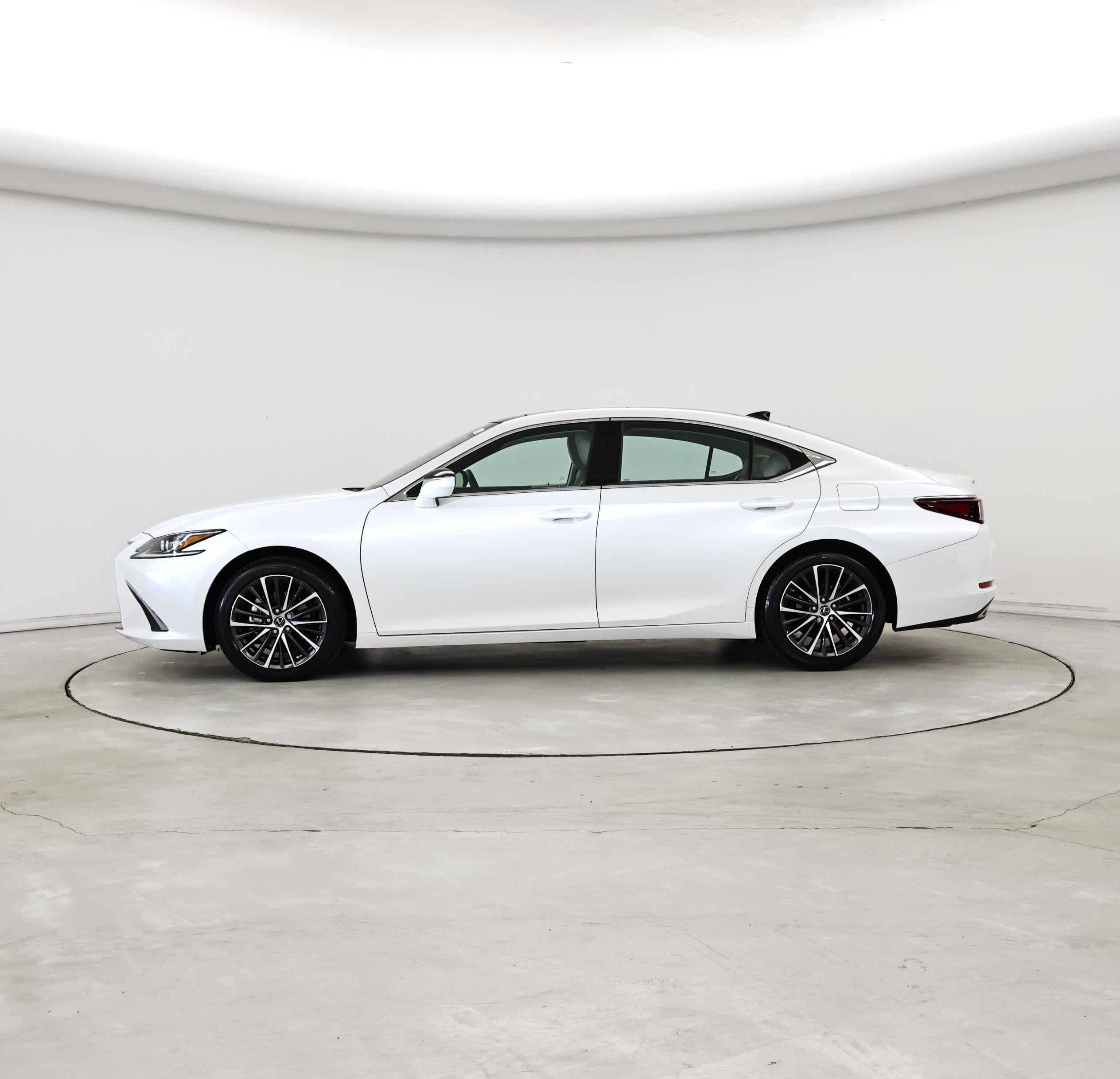 Thumbnail: 2024 Lexus ES - 3
