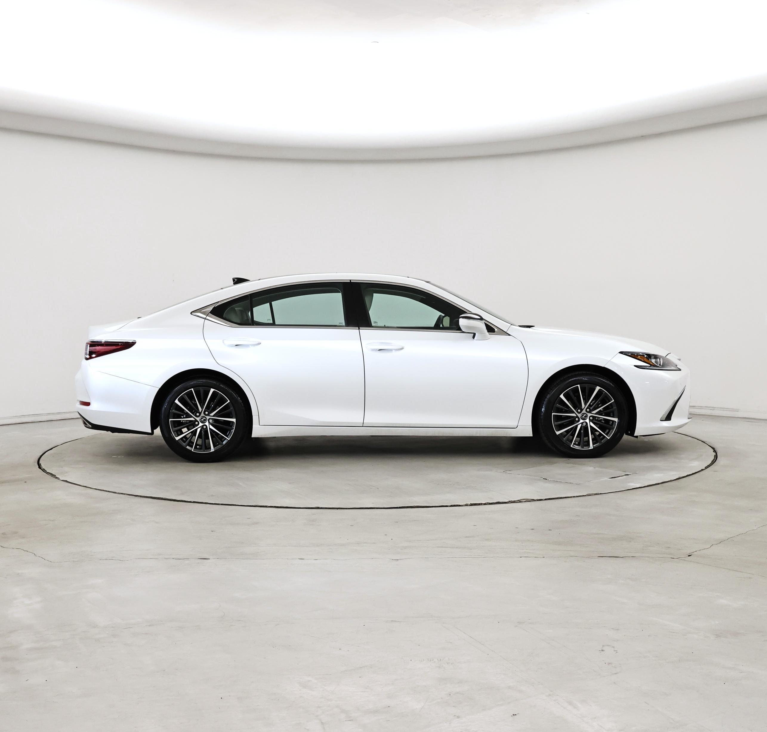 Thumbnail: 2024 Lexus ES - 7