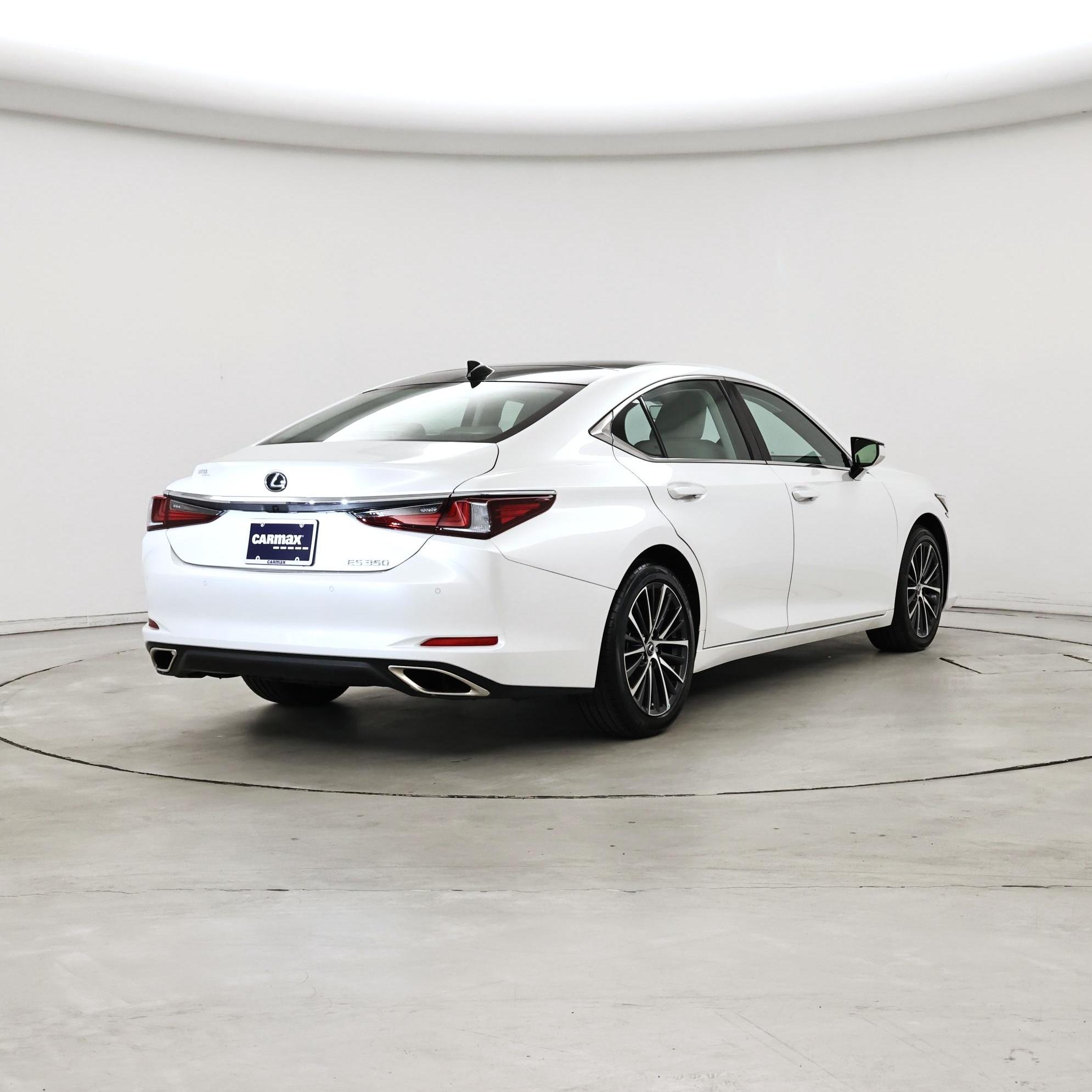 Thumbnail: 2024 Lexus ES - 8