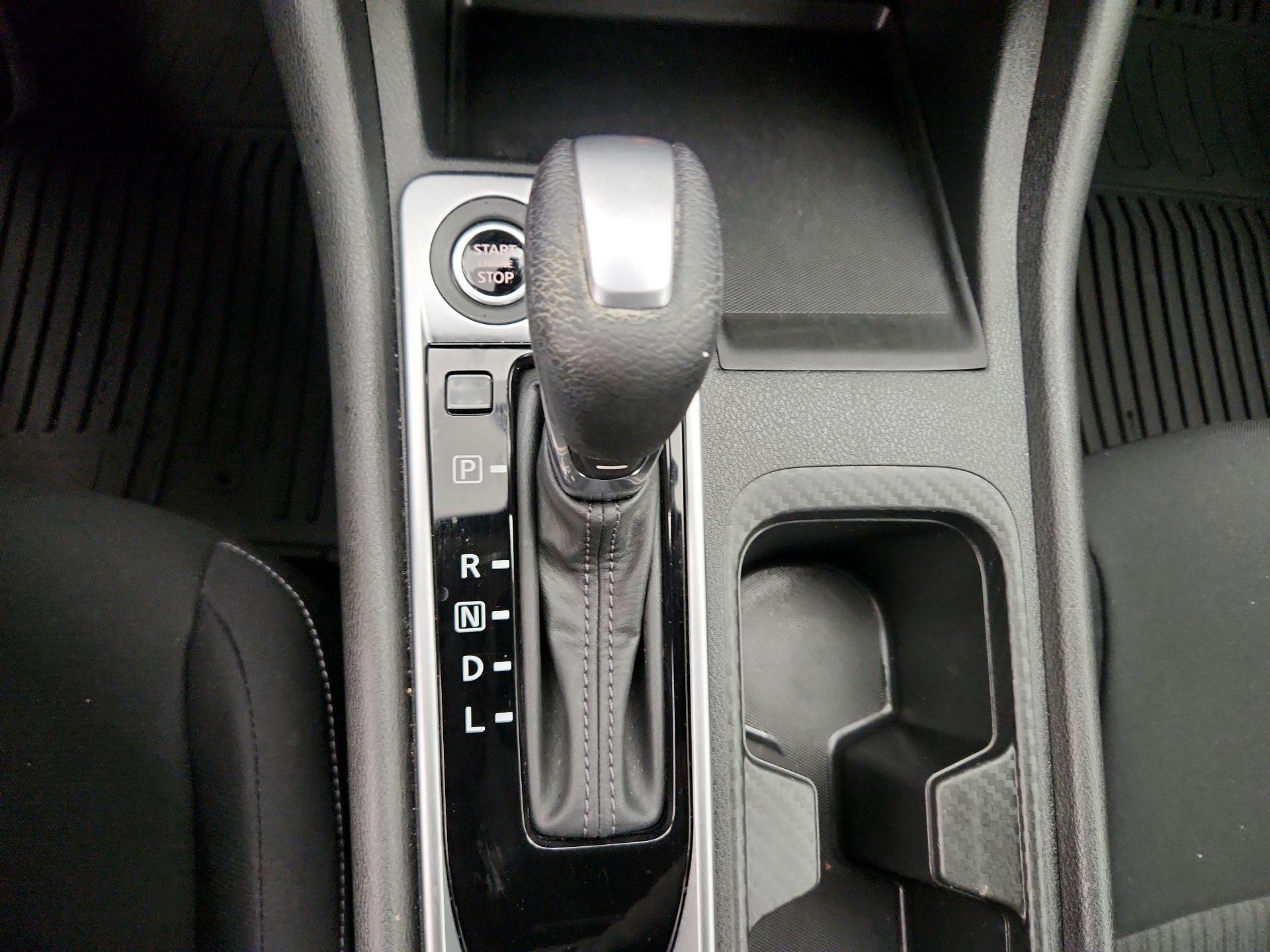 Thumbnail: 2024 Nissan Sentra - 17