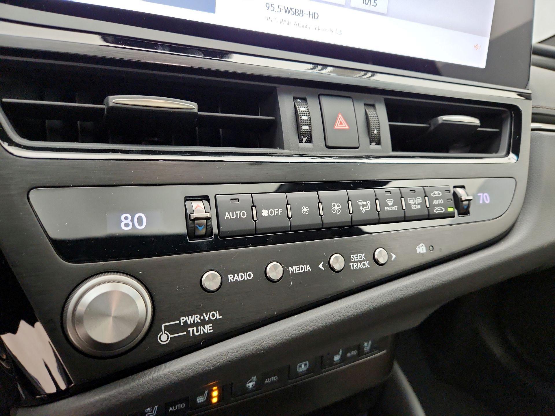 Thumbnail: 2024 Lexus ES - 15