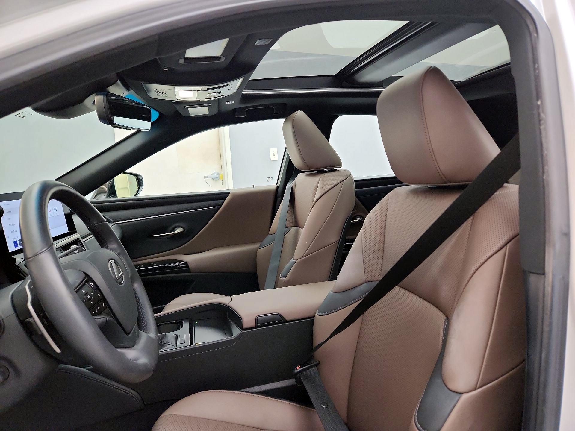 Thumbnail: 2024 Lexus ES - 17