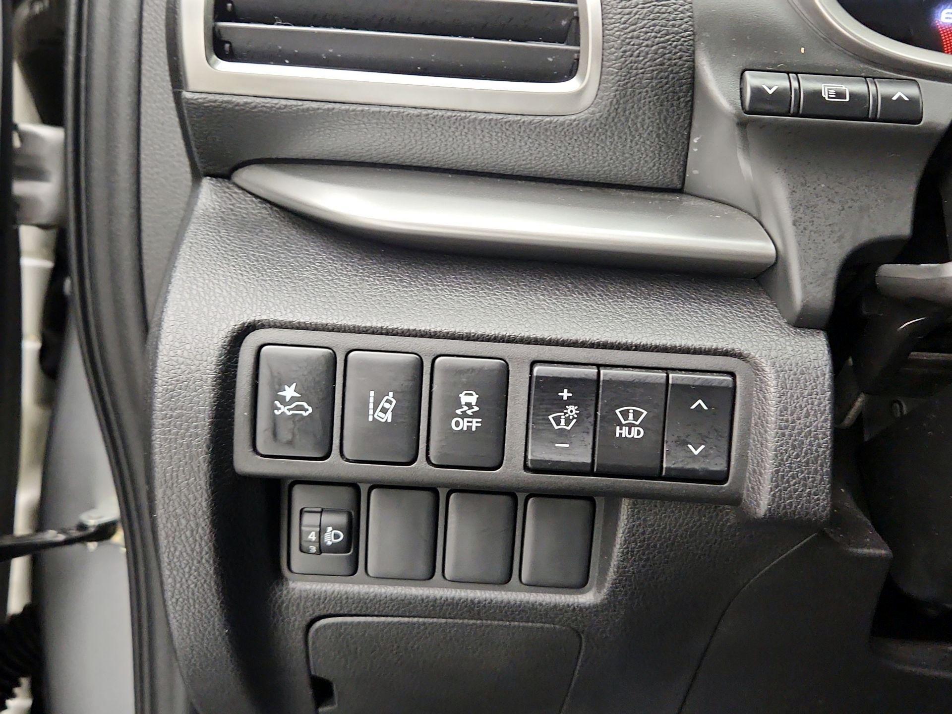 Thumbnail: 2019 Mitsubishi Eclipse Cross - 13