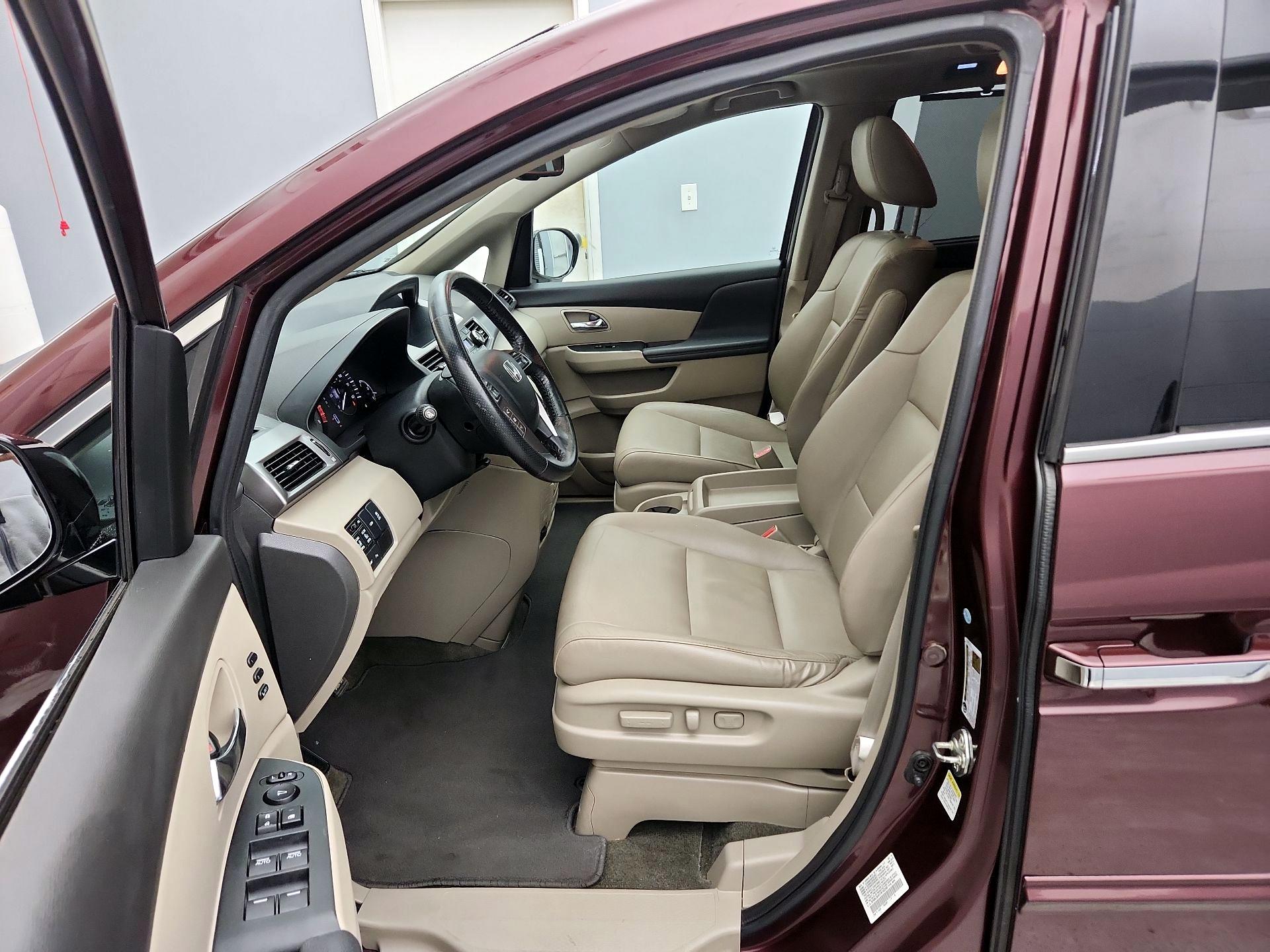 Thumbnail: 2015 Honda Odyssey - 11